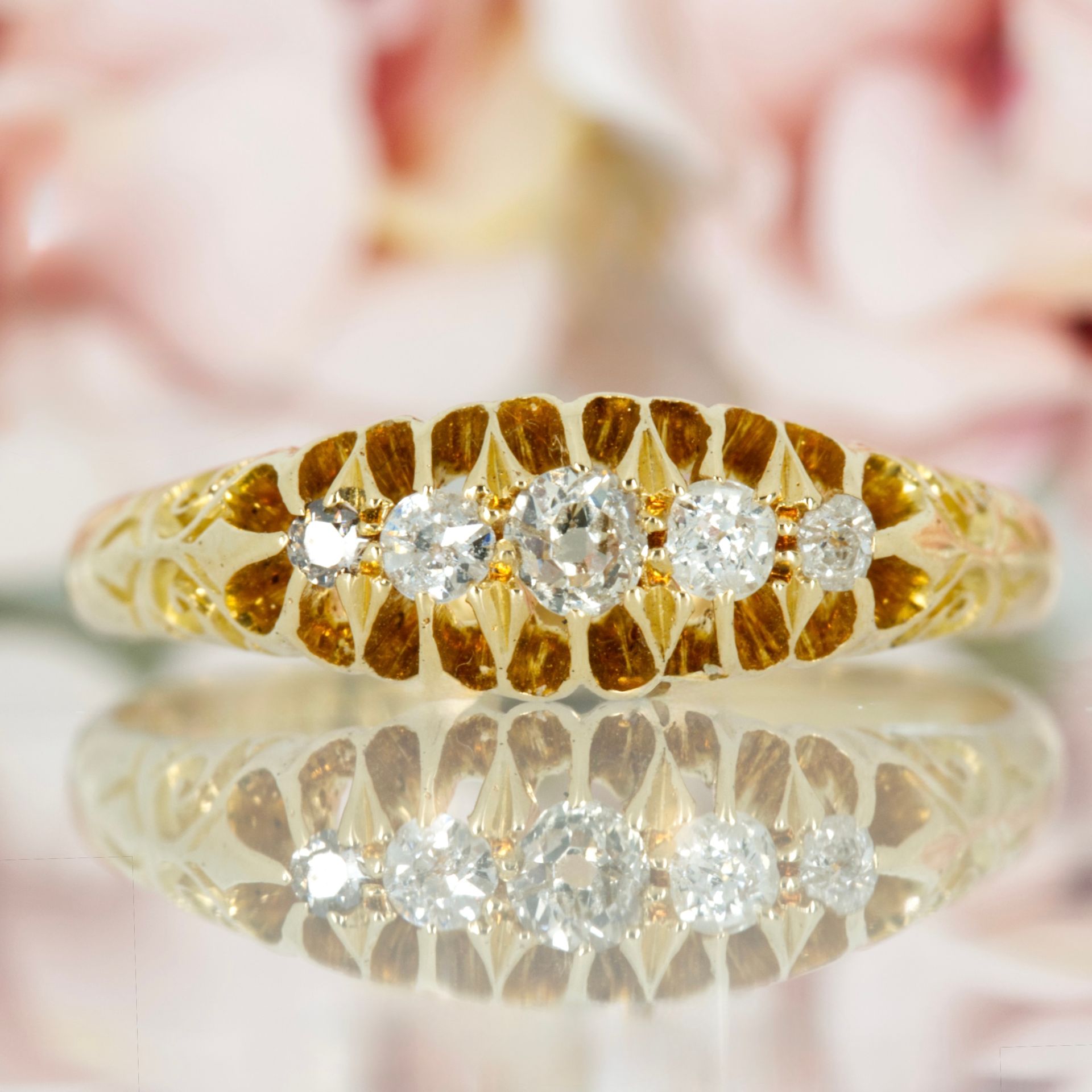 Antique 18ct Yellow Gold Round Cut Diamond Five Stone Ring, hallmarked Birmingham 1908