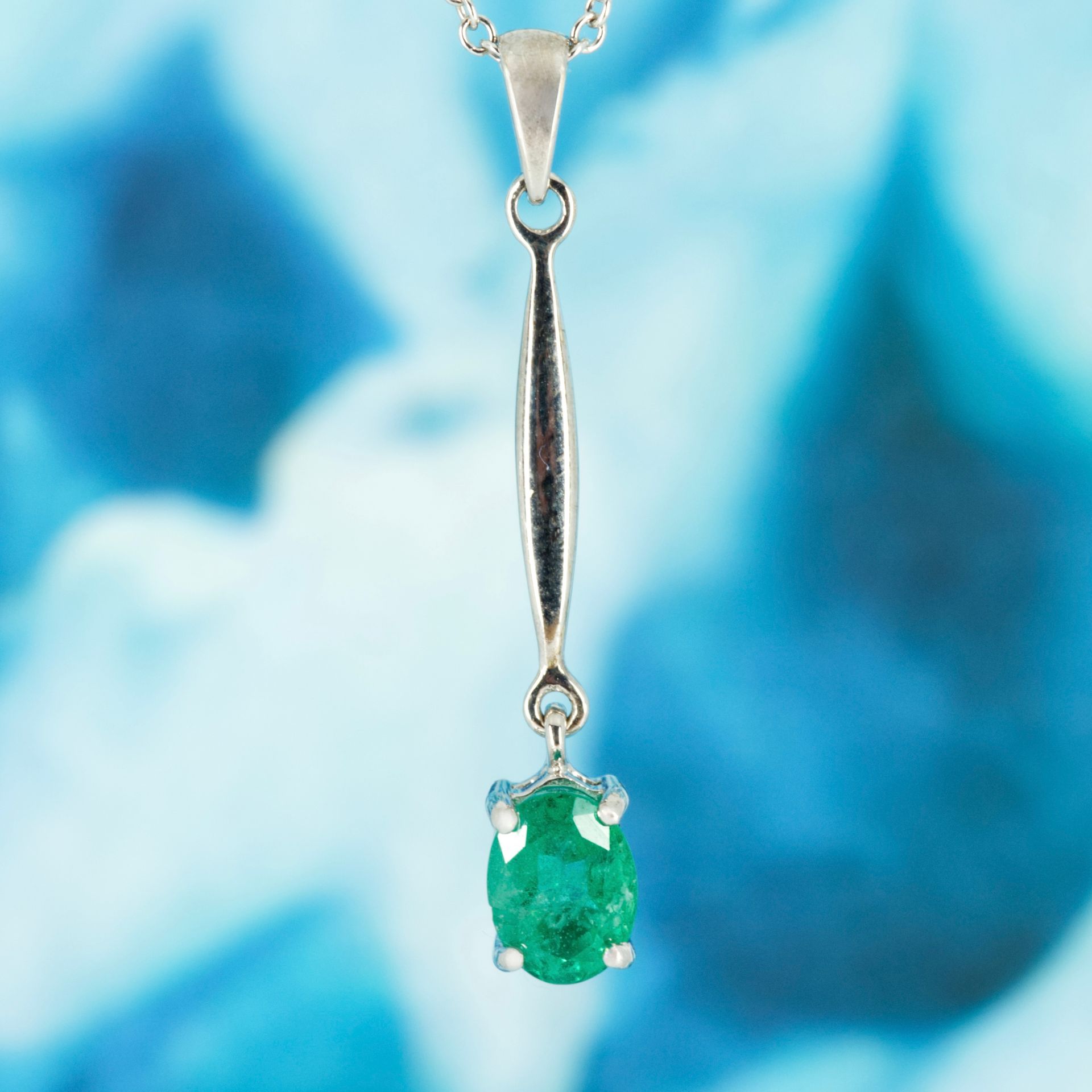 Pre-Loved 9ct White Gold Oval Cut Emerald Drop Pendant & Chain