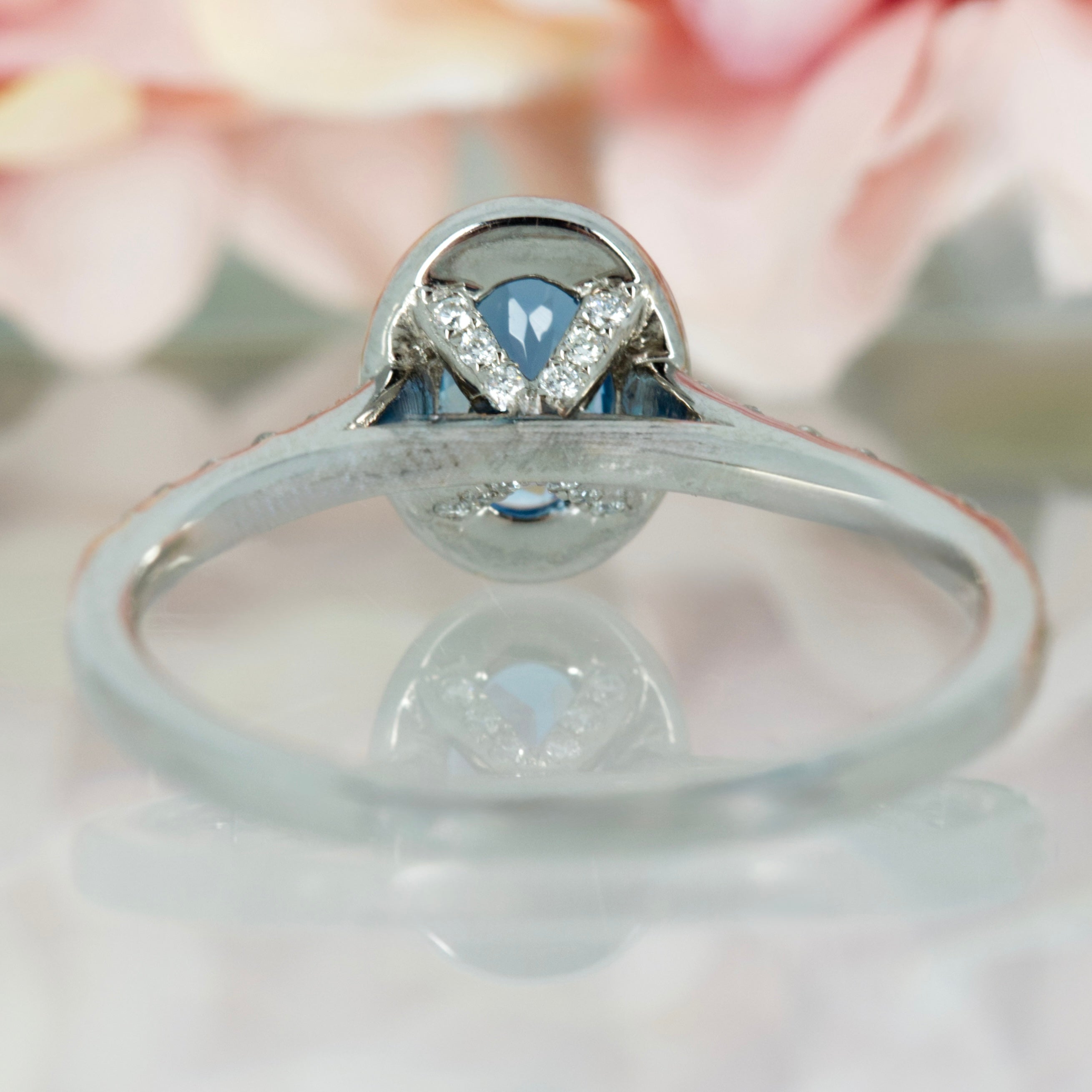 18ct White Gold Oval Cut Aquamarine & Round Brilliant Cut Diamond Halo Cluster Ring