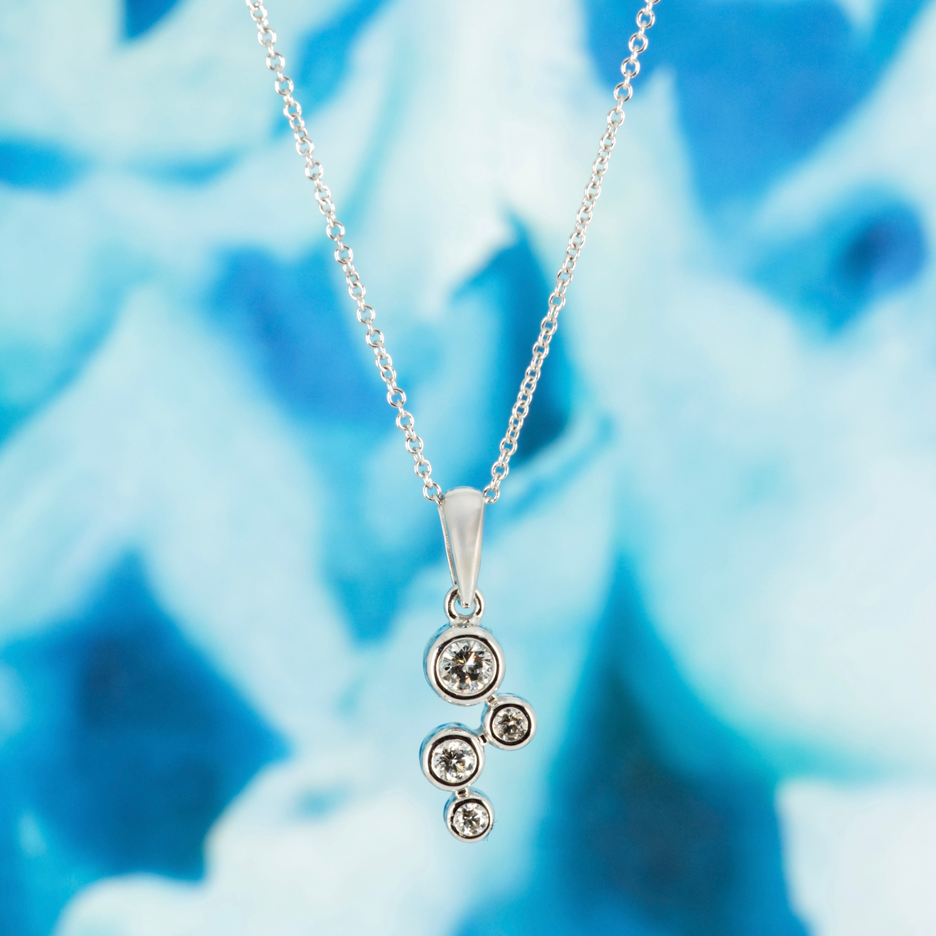 18ct White Gold 4-Round Brilliant Cut Diamond Bubble Pendant & Chain