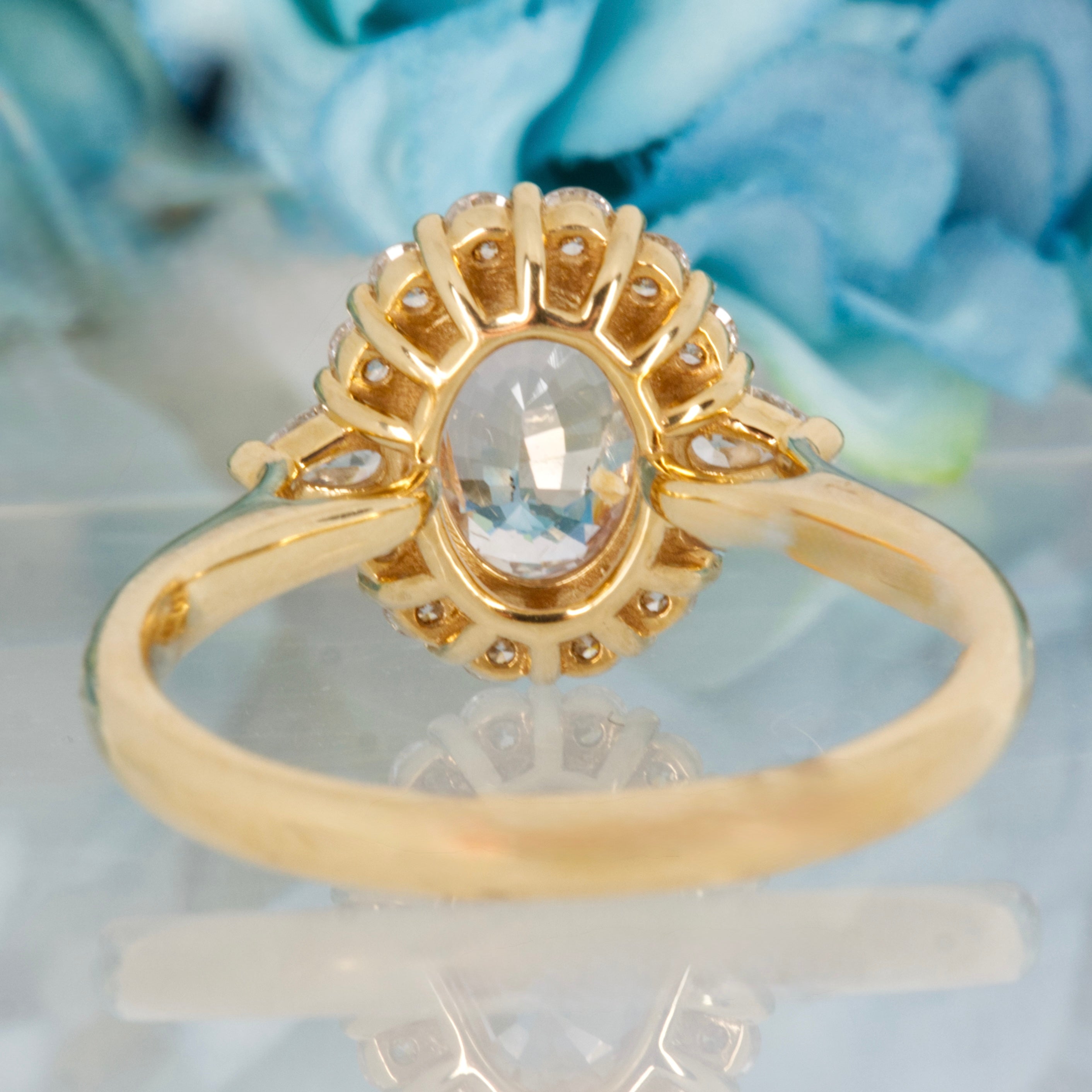 18ct Yellow Gold Oval Cut Peach Sapphire & Pear & Round Brilliant Cut Diamond Cluster Ring