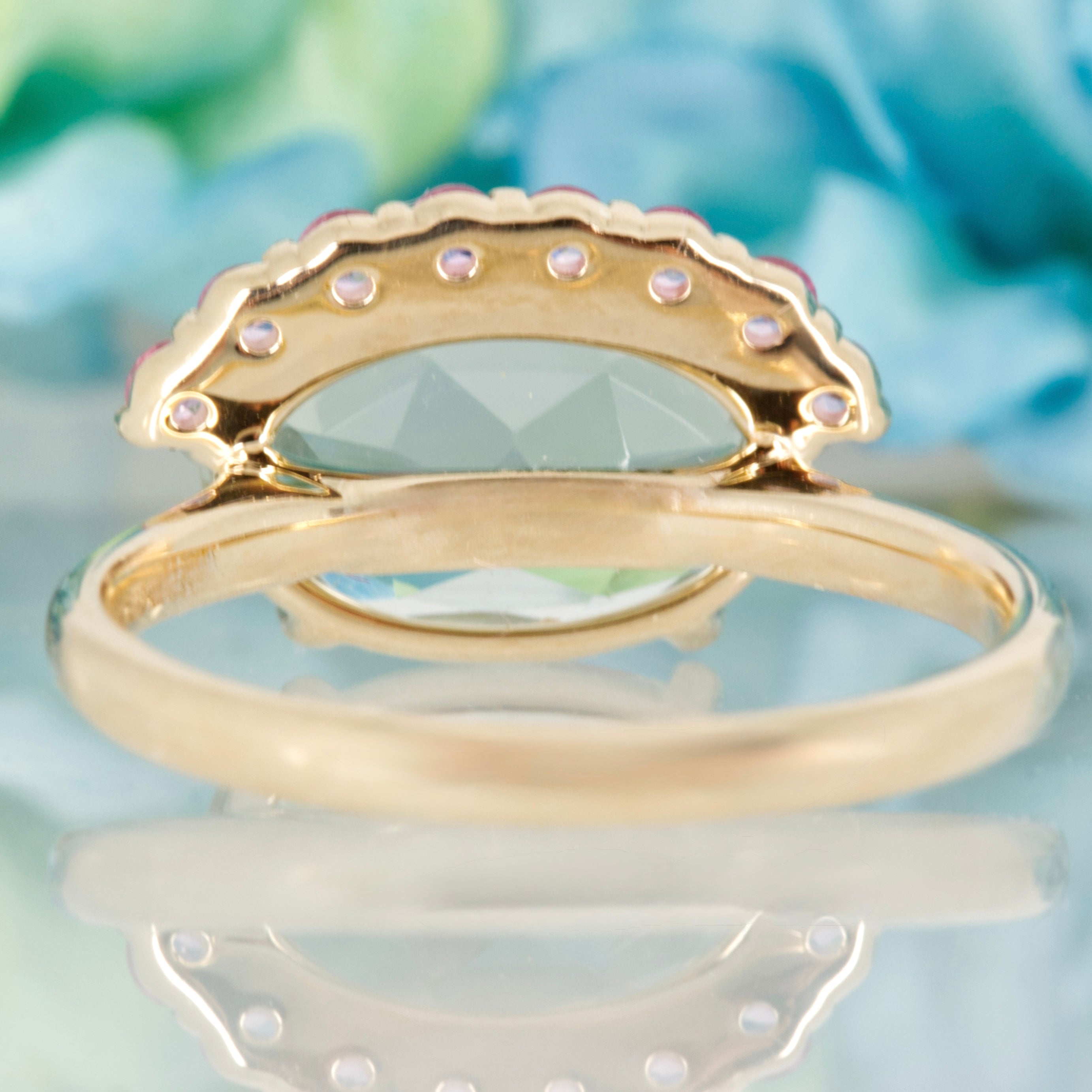 9ct Yellow Gold Oval Cut Green Amethyst & Round Cut Pink Sapphire Dress Ring