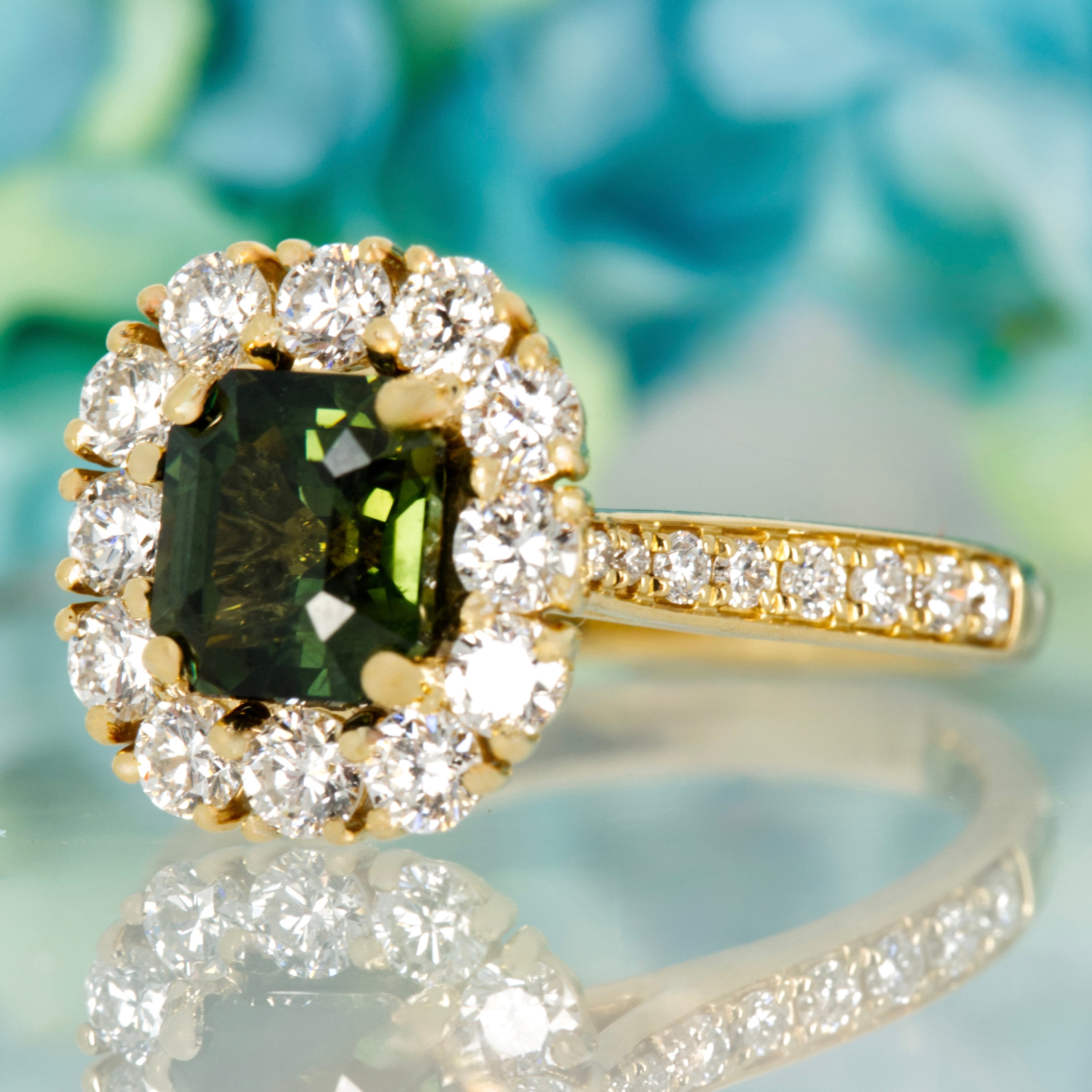 18ct Yellow Gold Octagonal Cut Green Sapphire & Round Brilliant Cut Diamond Cluster Ring
