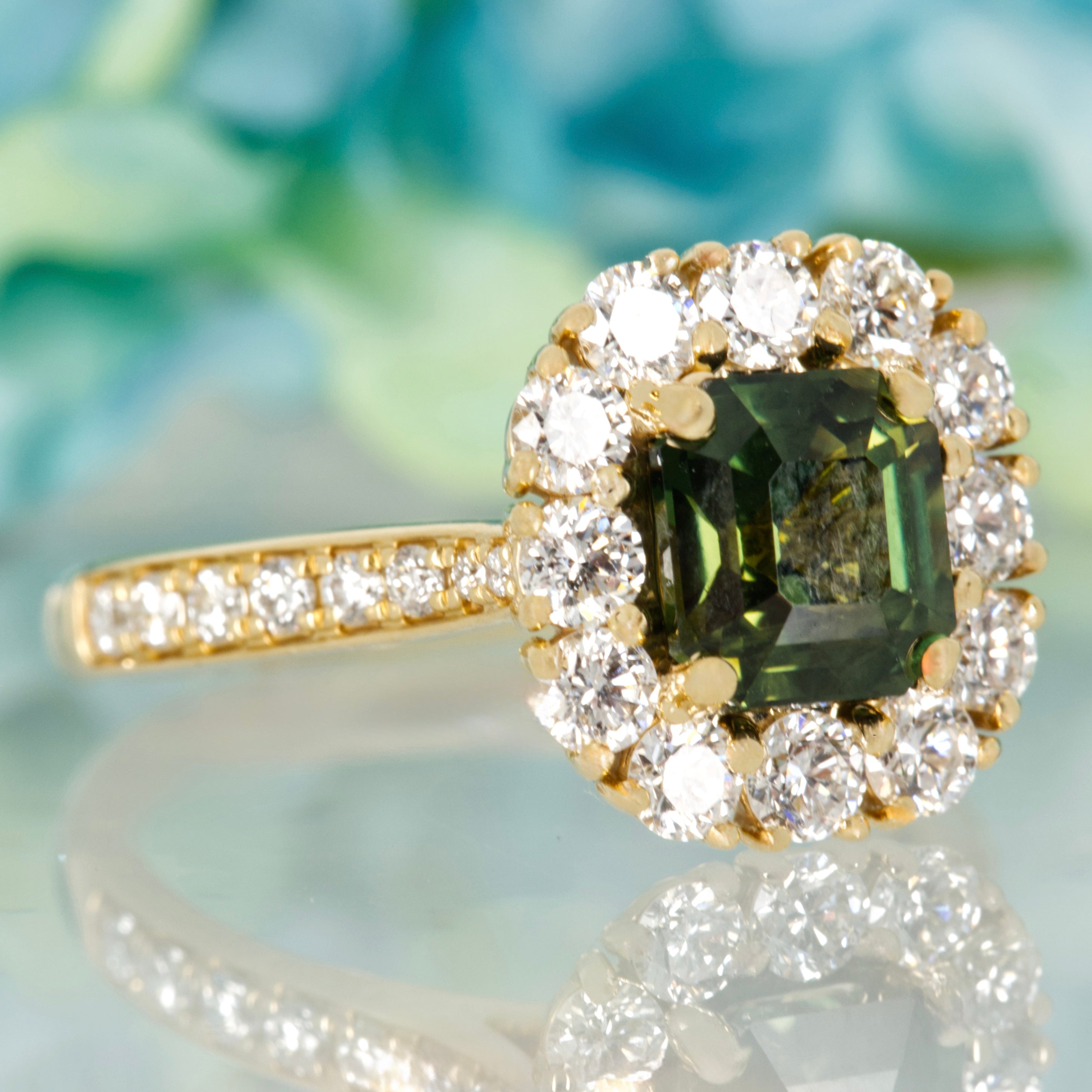 18ct Yellow Gold Octagonal Cut Green Sapphire & Round Brilliant Cut Diamond Cluster Ring