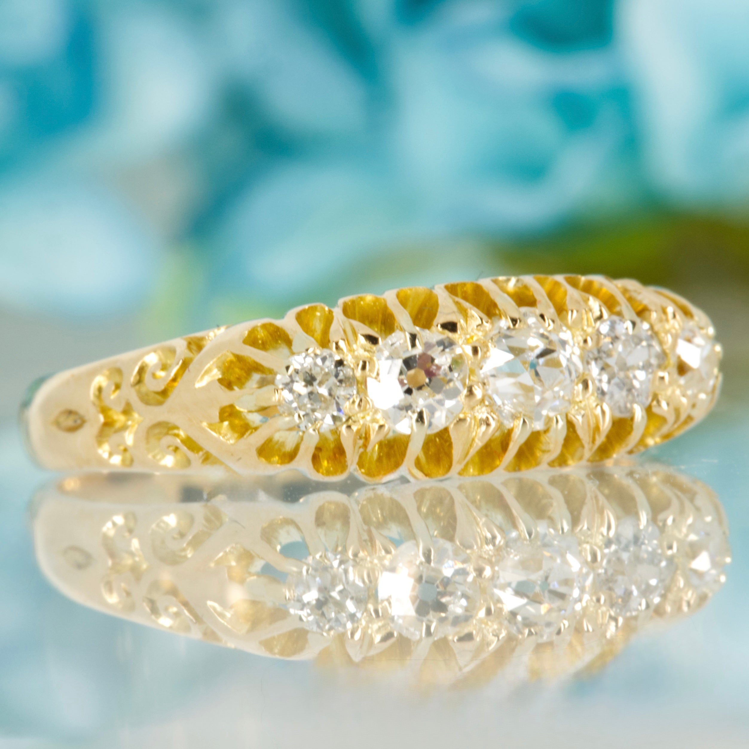 Pre-Loved 18ct Yellow Gold Round Cut Diamond Five Stone Ring
