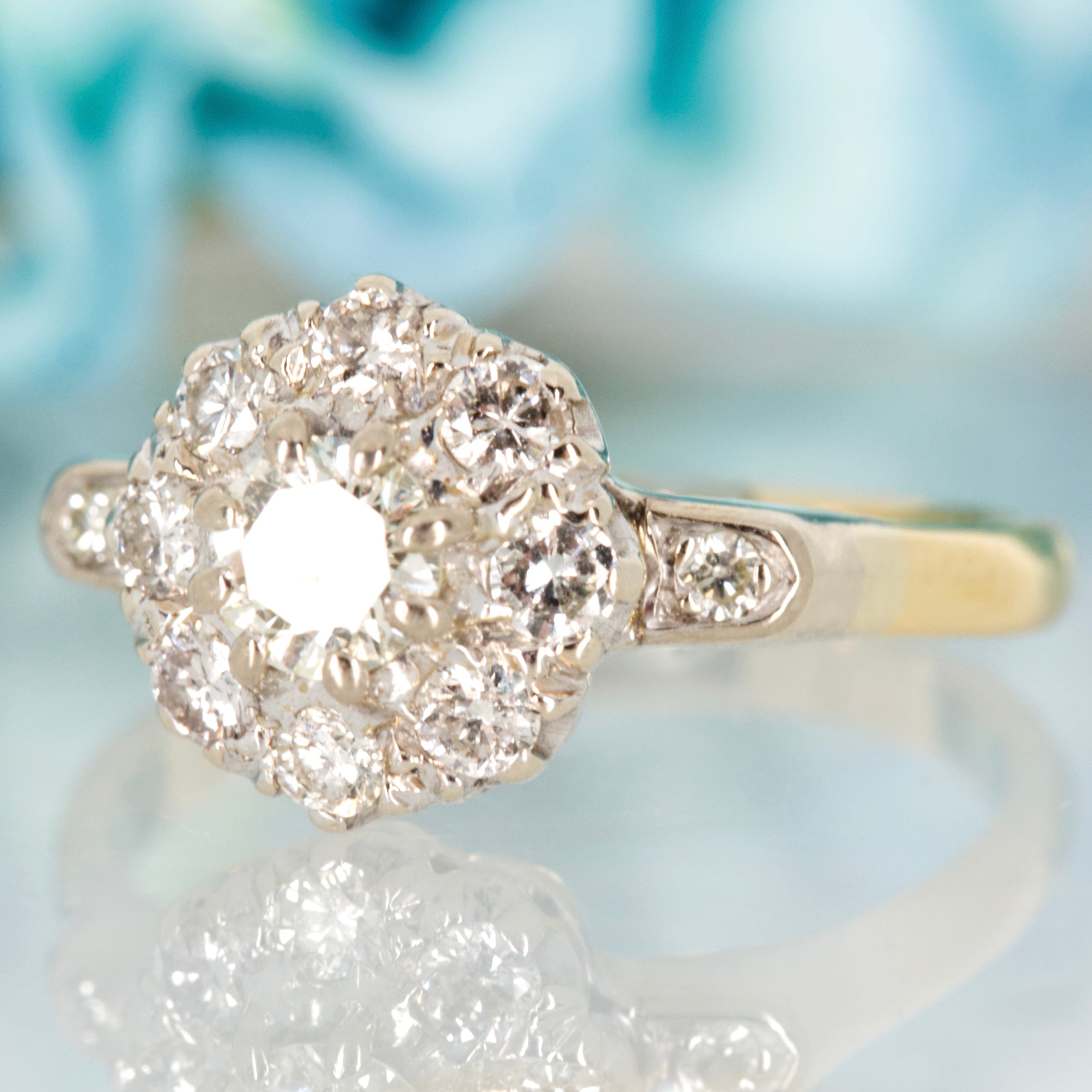 Pre-Loved 18ct Yellow Gold Round Cut Diamond Cluster Ring