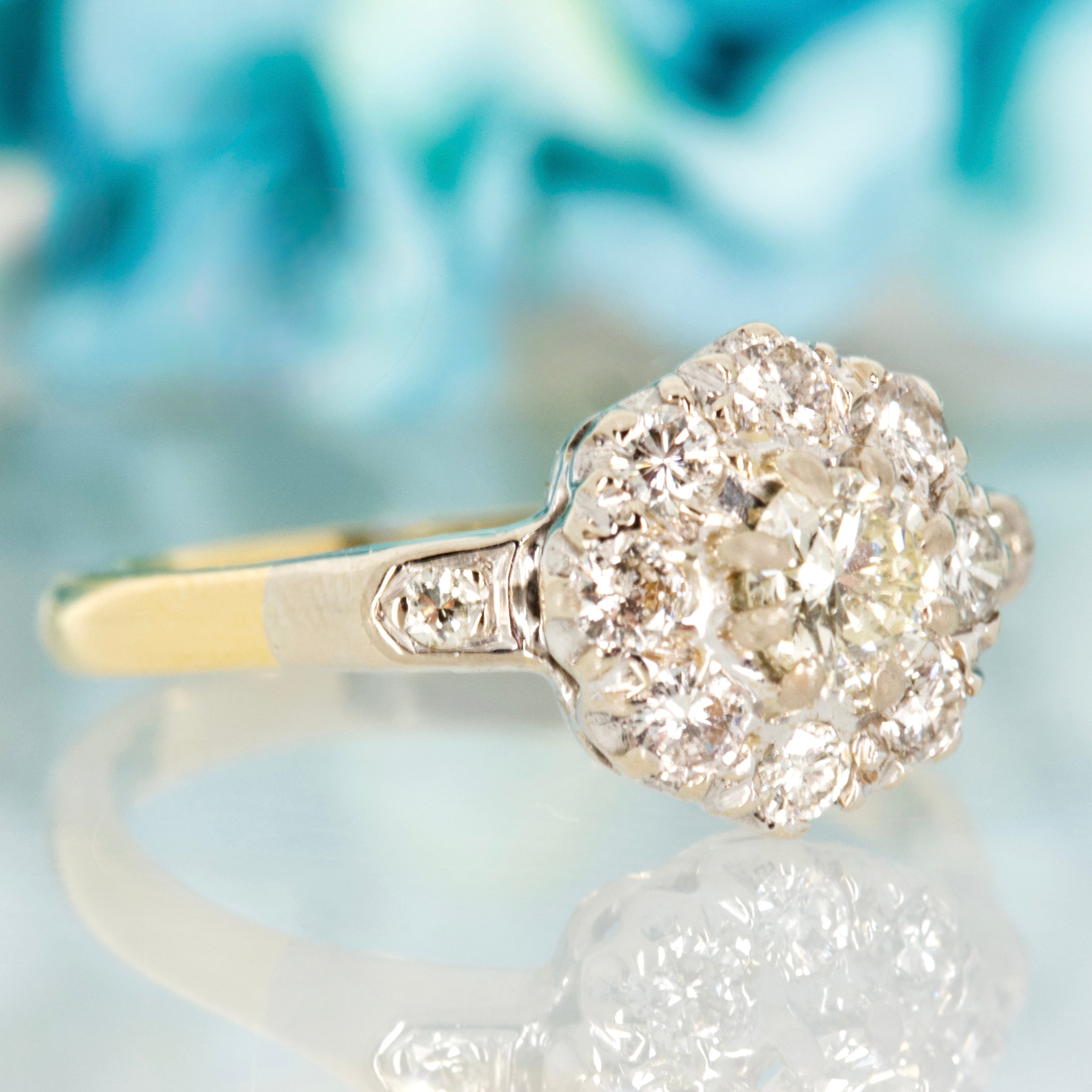 Pre-Loved 18ct Yellow Gold Round Cut Diamond Cluster Ring