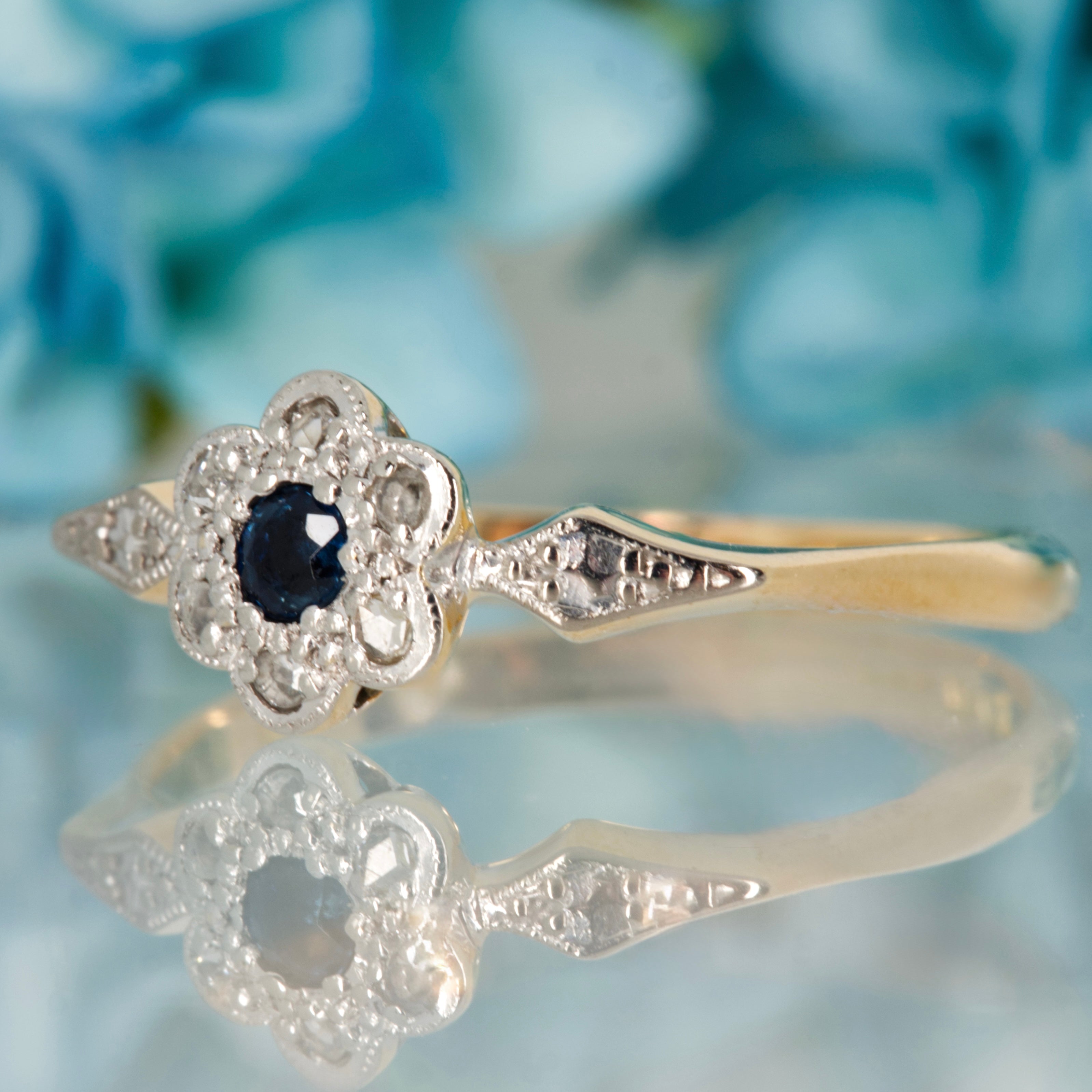 Pre-Loved 18ct Yellow Gold & Platinum Round Cut Sapphire & Round Brilliant Cut Diamond Flower Cluster Ring