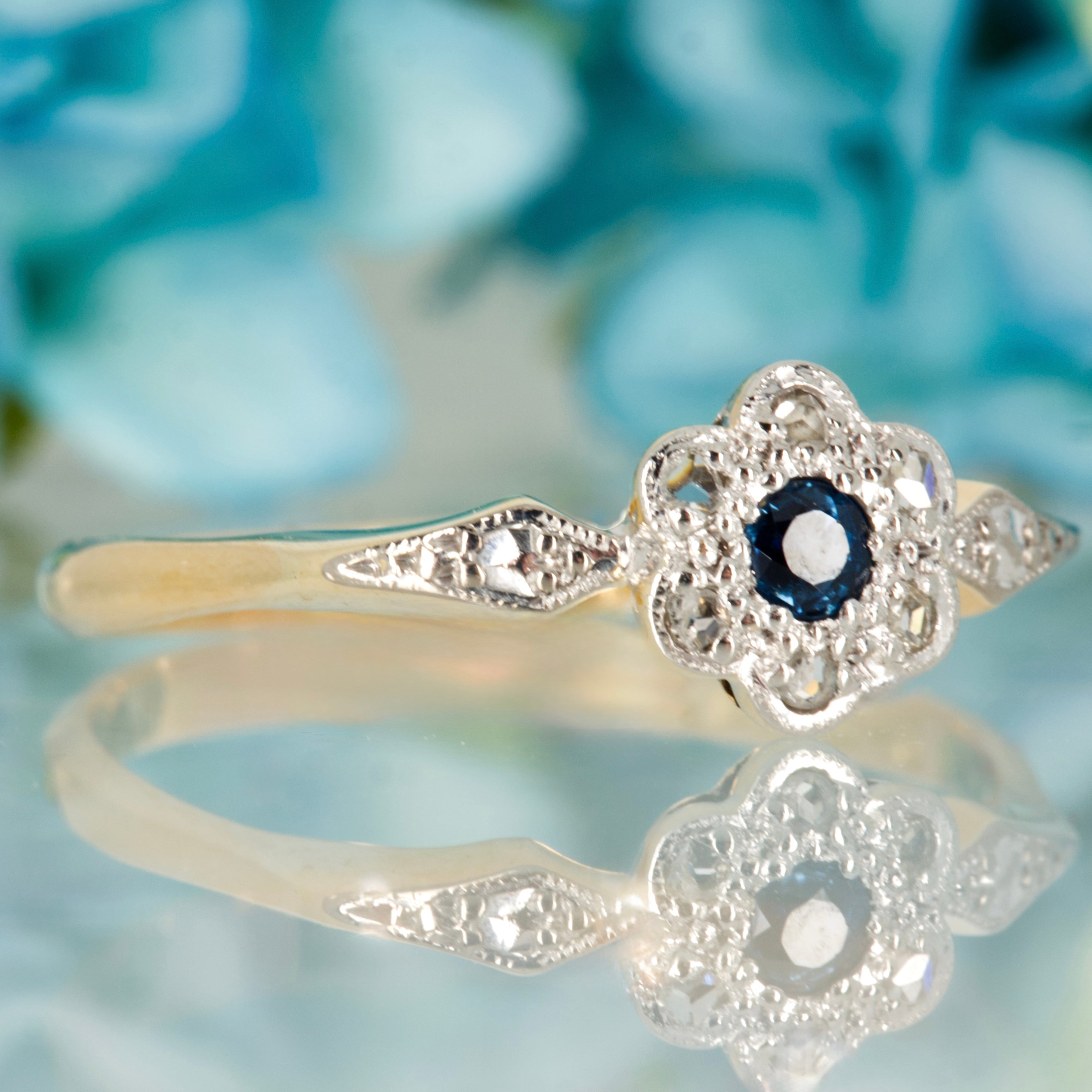 Pre-Loved 18ct Yellow Gold & Platinum Round Cut Sapphire & Round Brilliant Cut Diamond Flower Cluster Ring