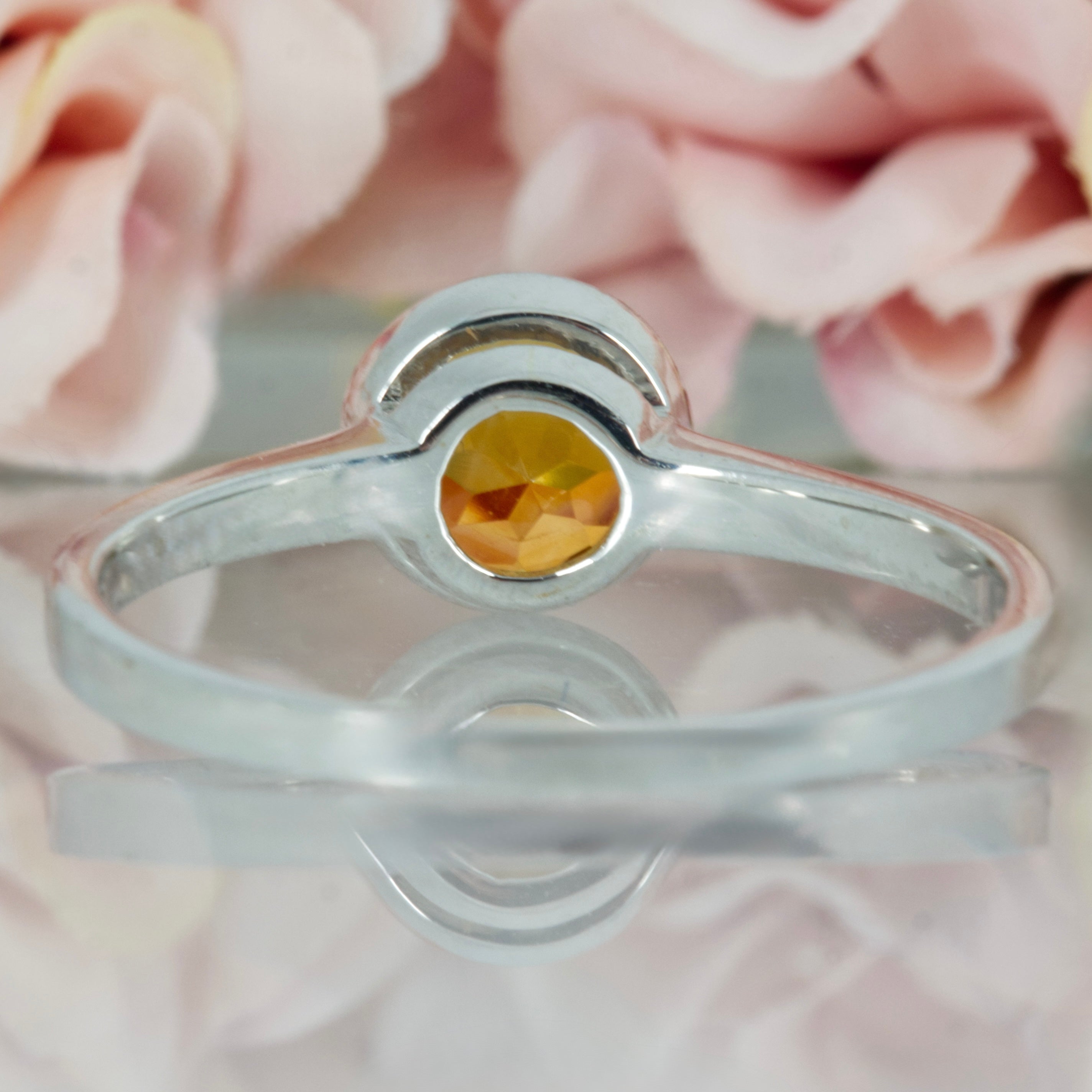 9ct White Gold Round Cut Citrine Rub-Over Set Ring