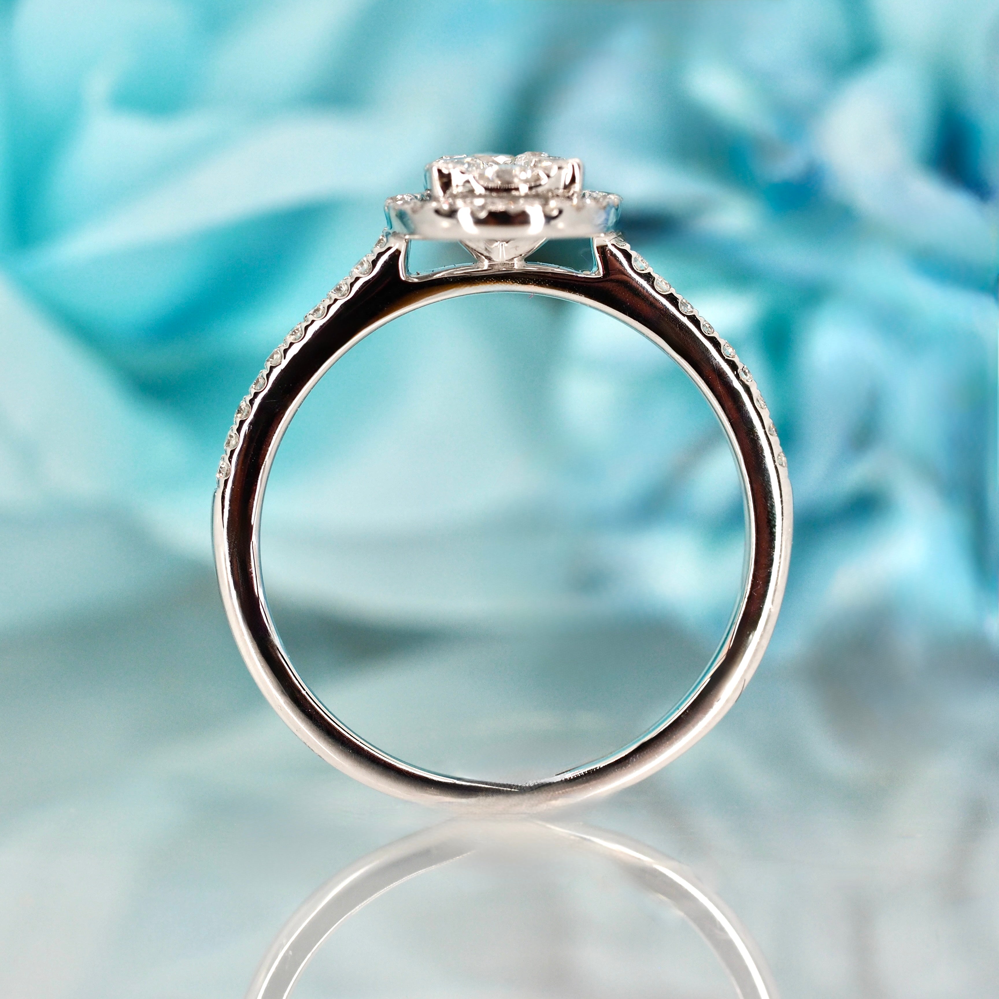 9ct White Gold 0.55ct Round Brilliant Cut Diamond Oval Cluster Ring