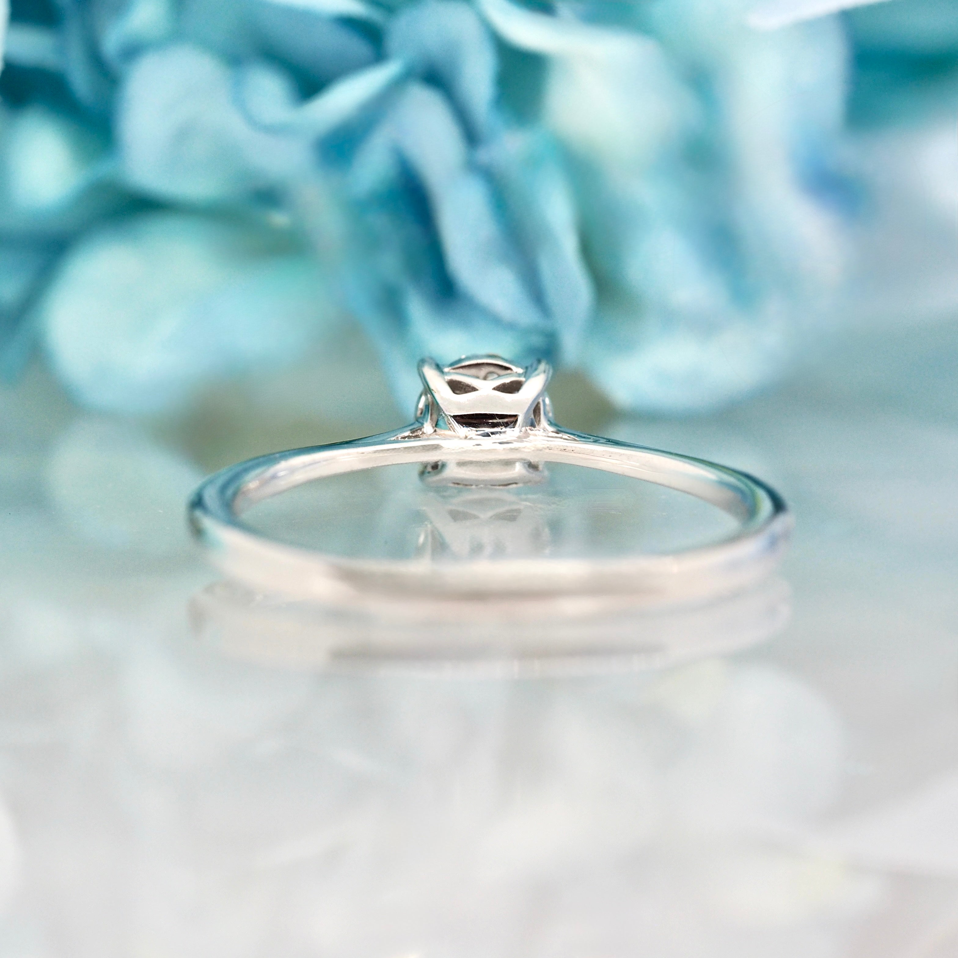 9ct White Gold 0.12ct Round Brilliant Cut Diamond Cluster Ring