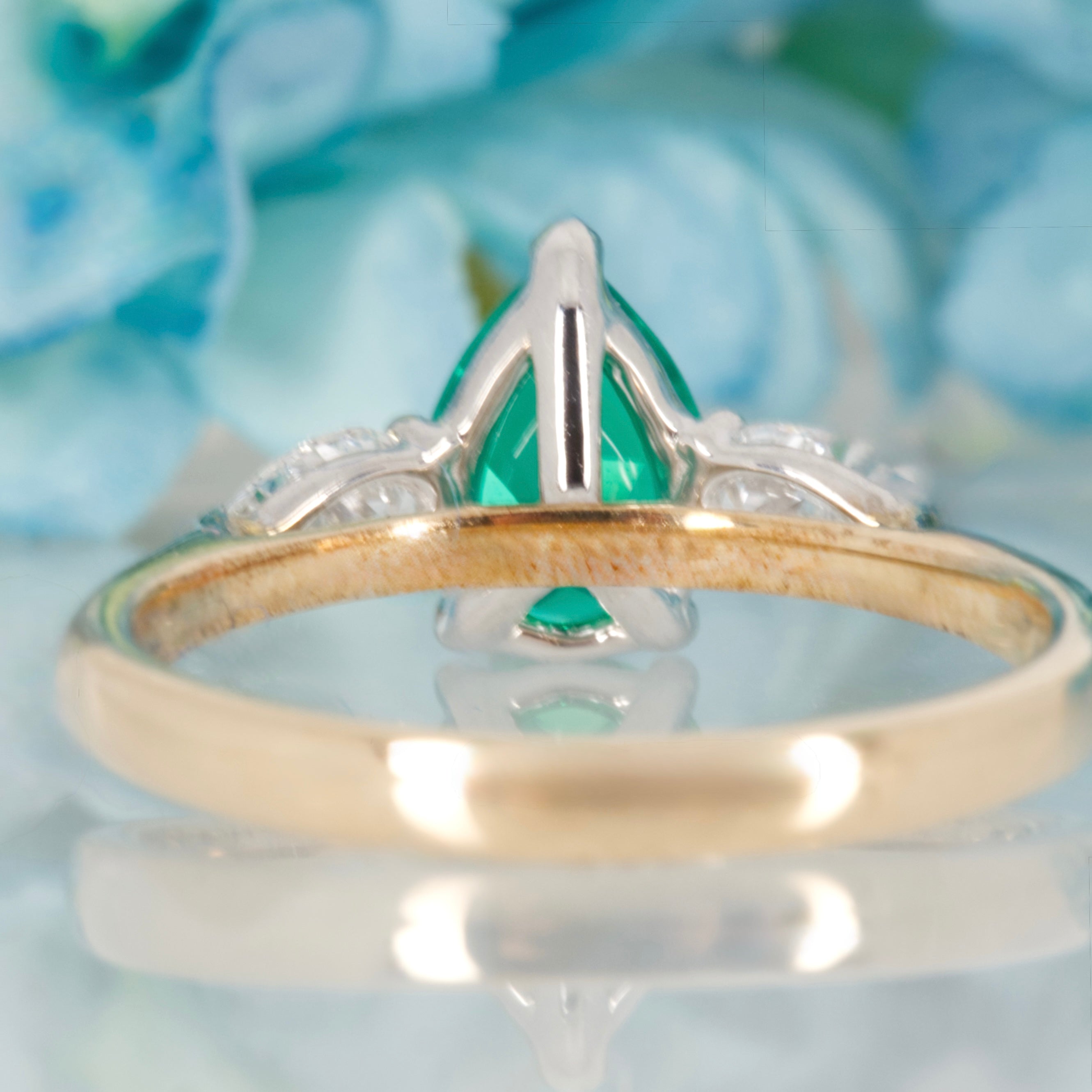 9ct Yellow Gold Pear Cut Lab Grown Emerald & Pear Cut Lab Grown Diamond Trilogy Ring