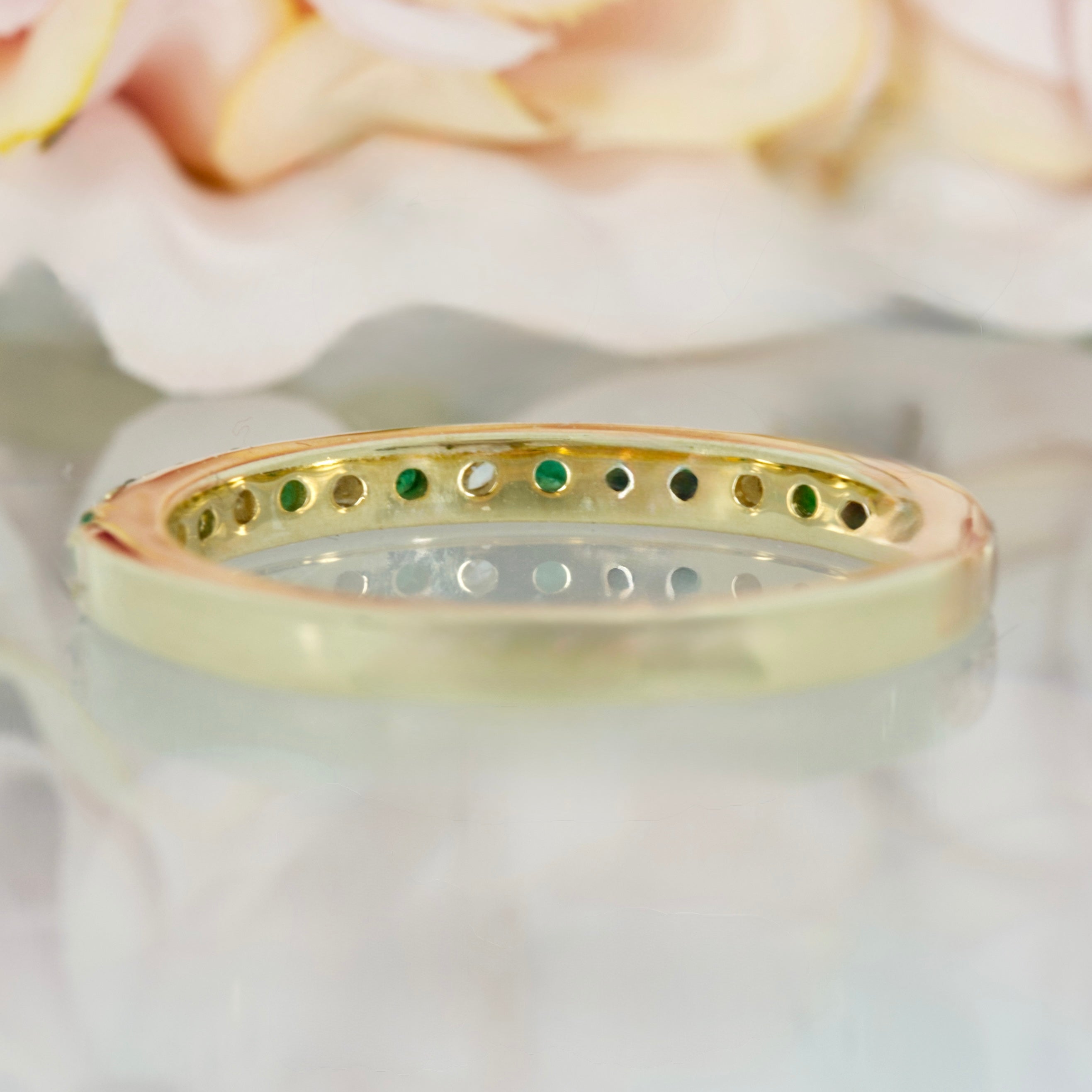 9ct Yellow Gold Round Cut Emerald & Round Brilliant Cut Diamond Claw Set Half Eternity Ring