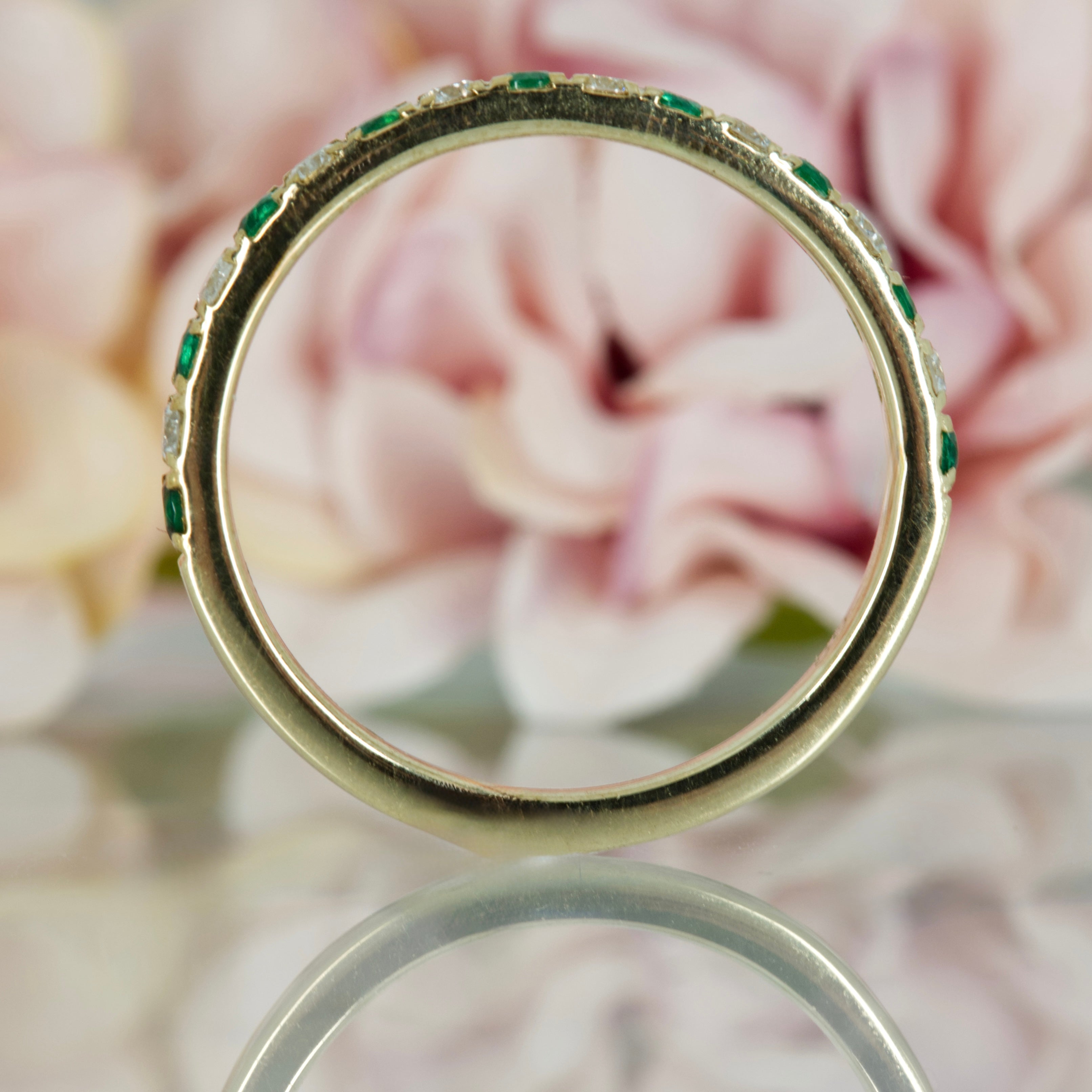 9ct Yellow Gold Round Cut Emerald & Round Brilliant Cut Diamond Claw Set Half Eternity Ring