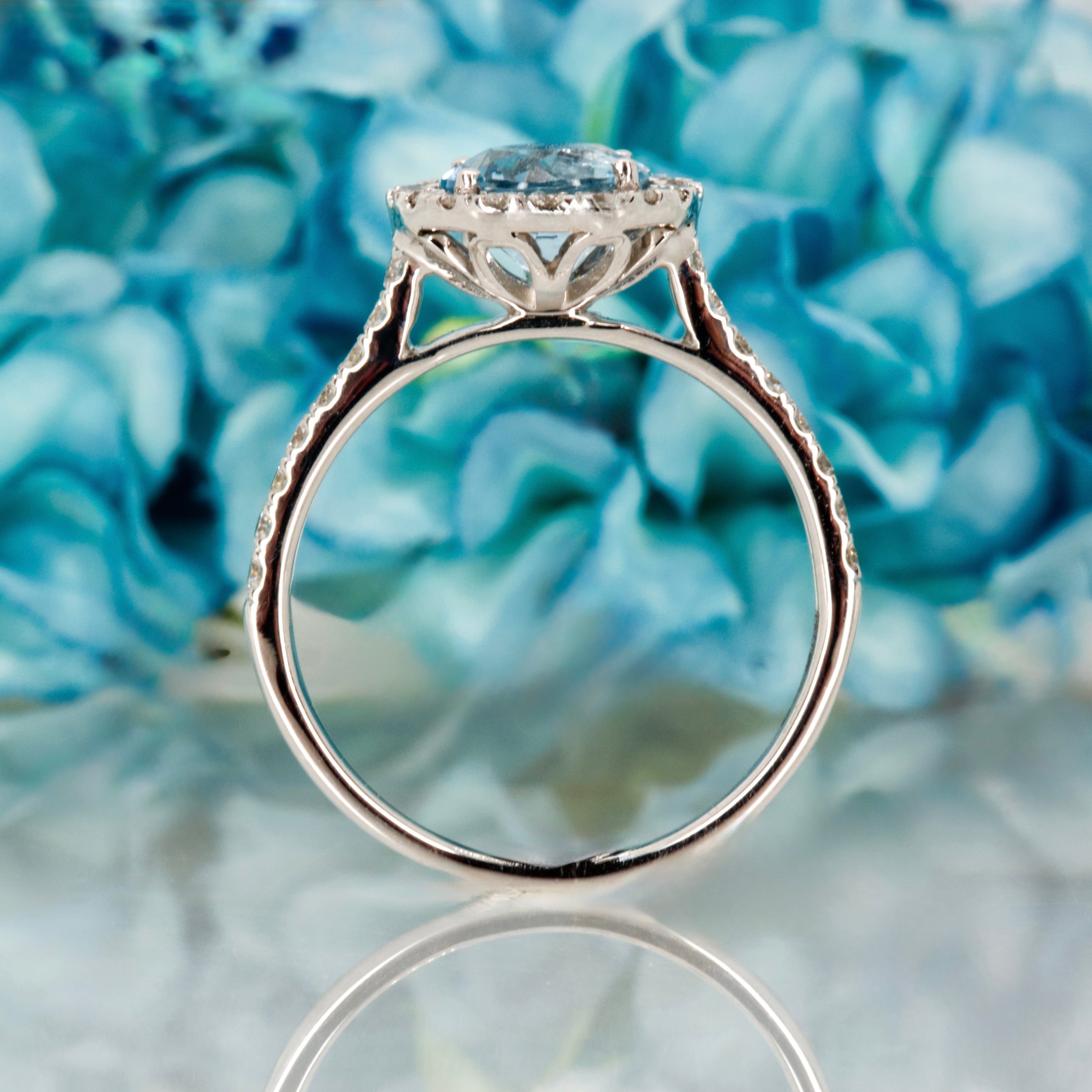 9ct White Gold Round Cut Aquamarine & Round Brilliant Cut Diamond Halo Cluster Ring