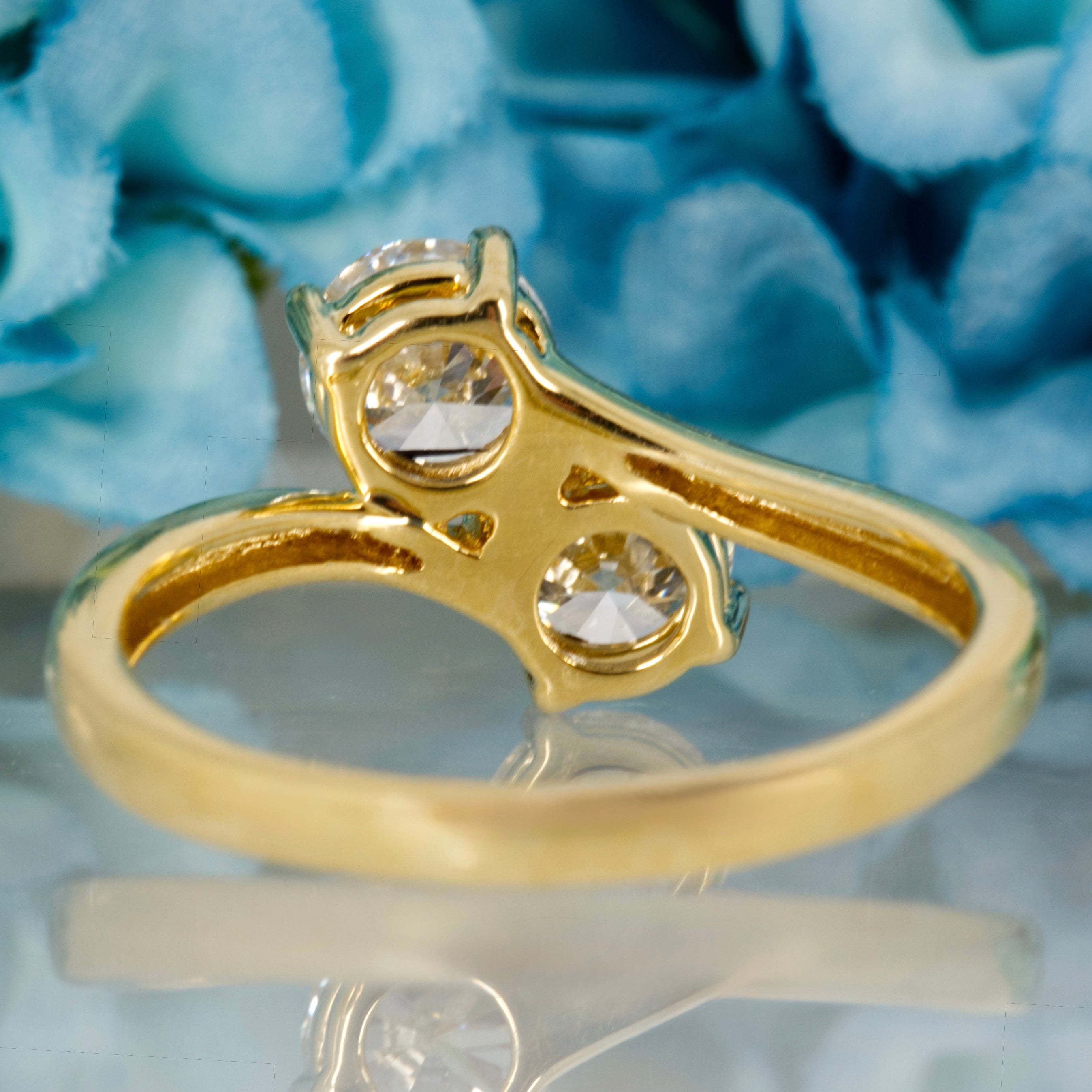 18ct Yellow Gold 1.40ct Round Brilliant Cut Lab Grown Diamond Crossover Ring
