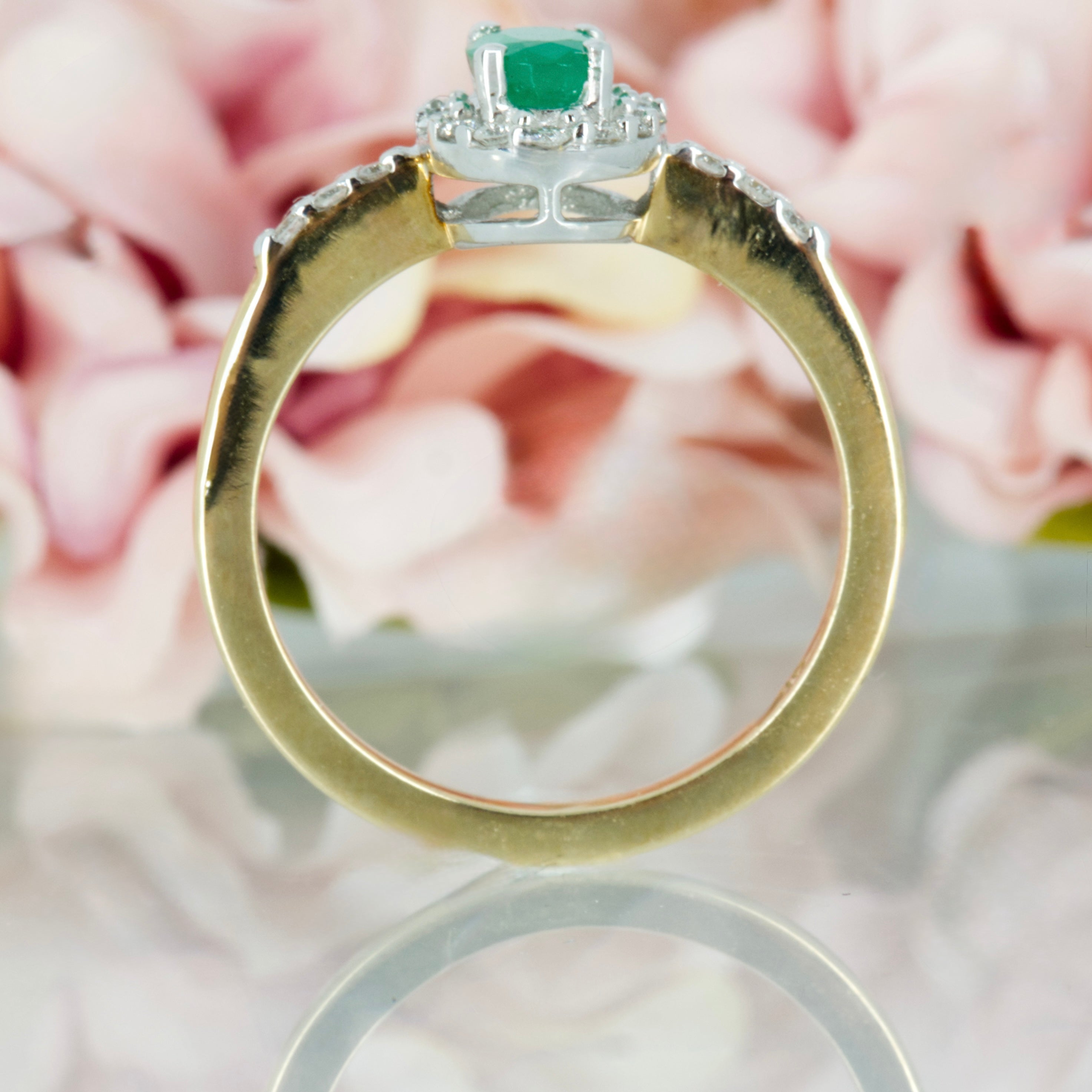 9ct Yellow Gold Oval Cut Emerald & Round Briliant Cut Diamond Halo Cluster Ring