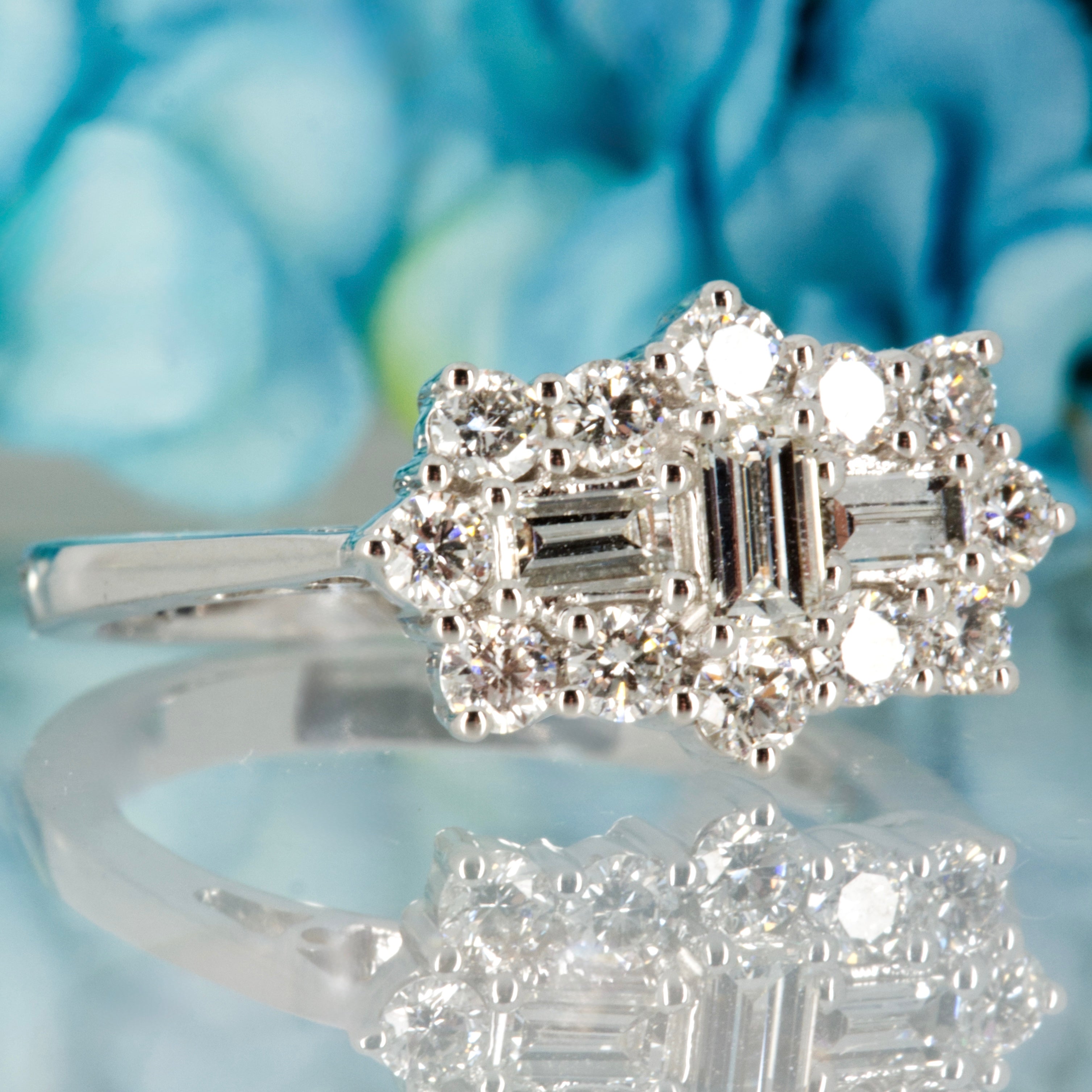 18ct White Gold 1.00ct Round Brilliant & Baguette Cut Diamond Cluster Ring
