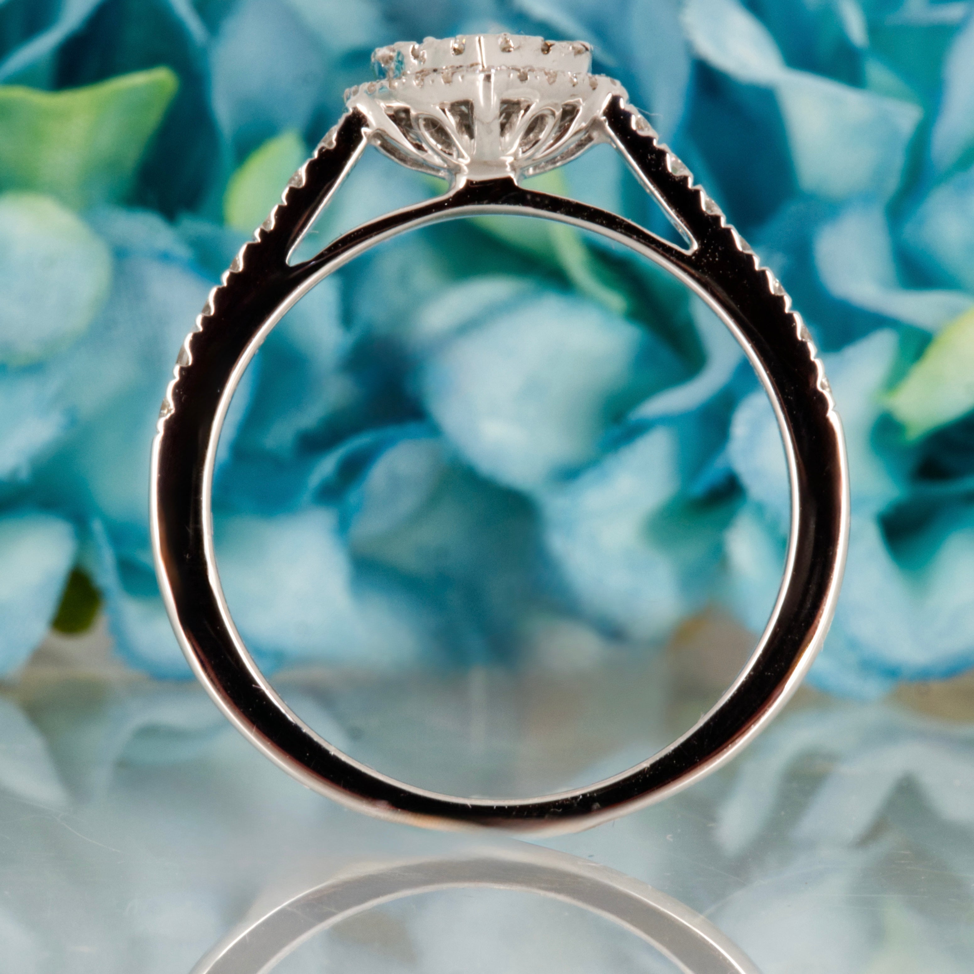 18ct White Gold 0.50ct Round Brilliant & Cushion Cut Diamond Heart Shaped Cluster Ring