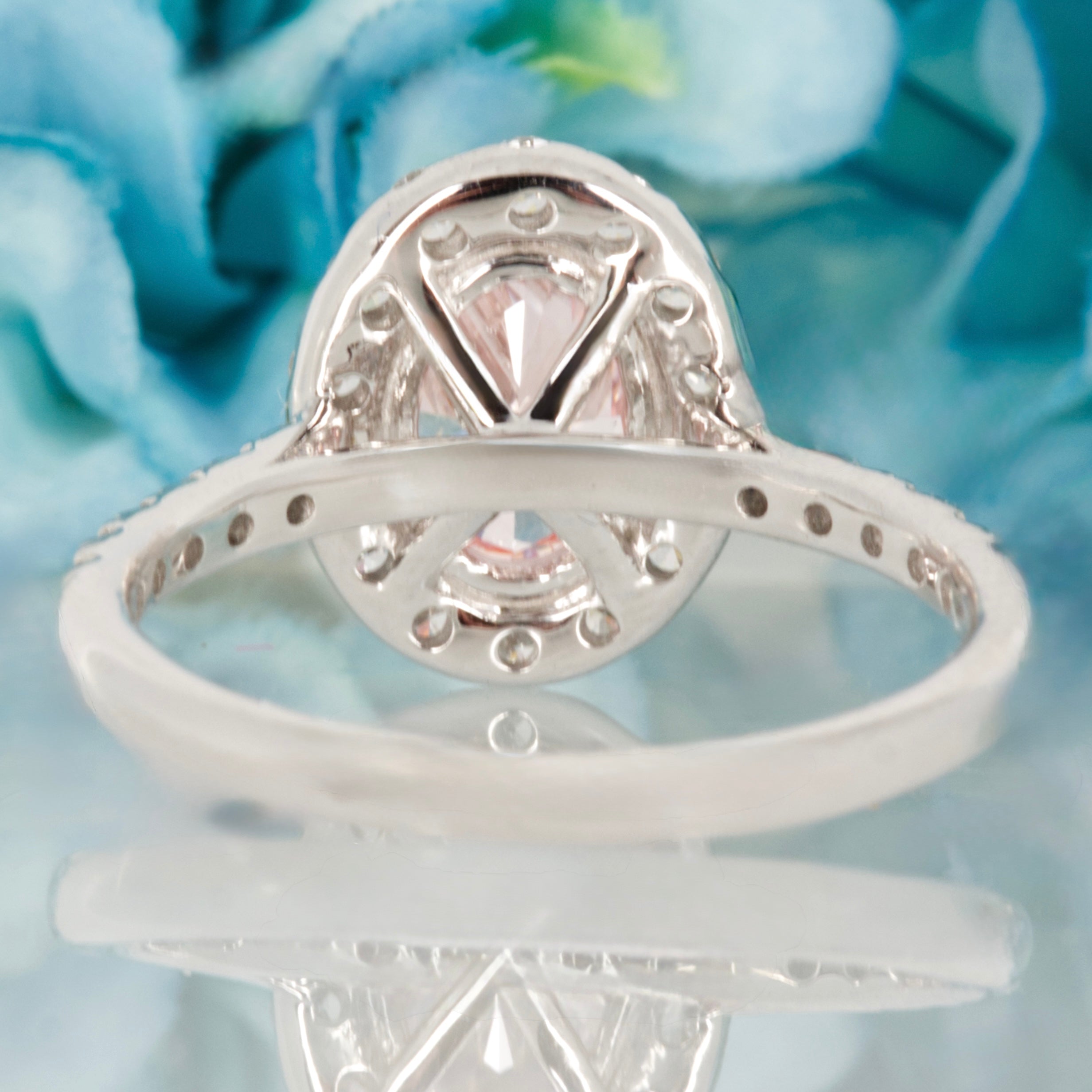 18ct White Gold 2.00ct Oval Cut Lab Grown Pink Diamond Halo Cluster Ring