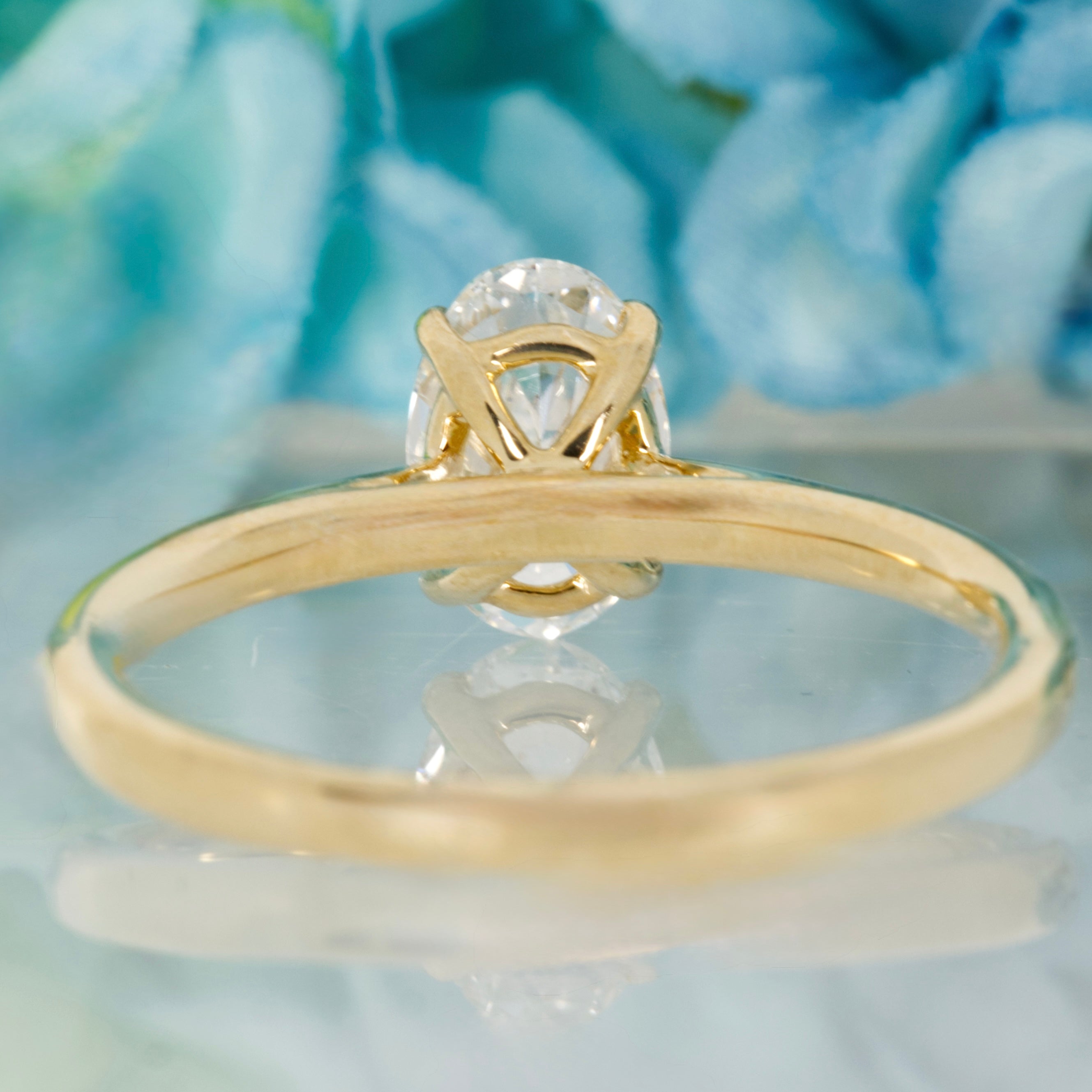 9ct Yellow Gold 1.00ct Oval Cut Lab Grown Diamond Solitaire Ring