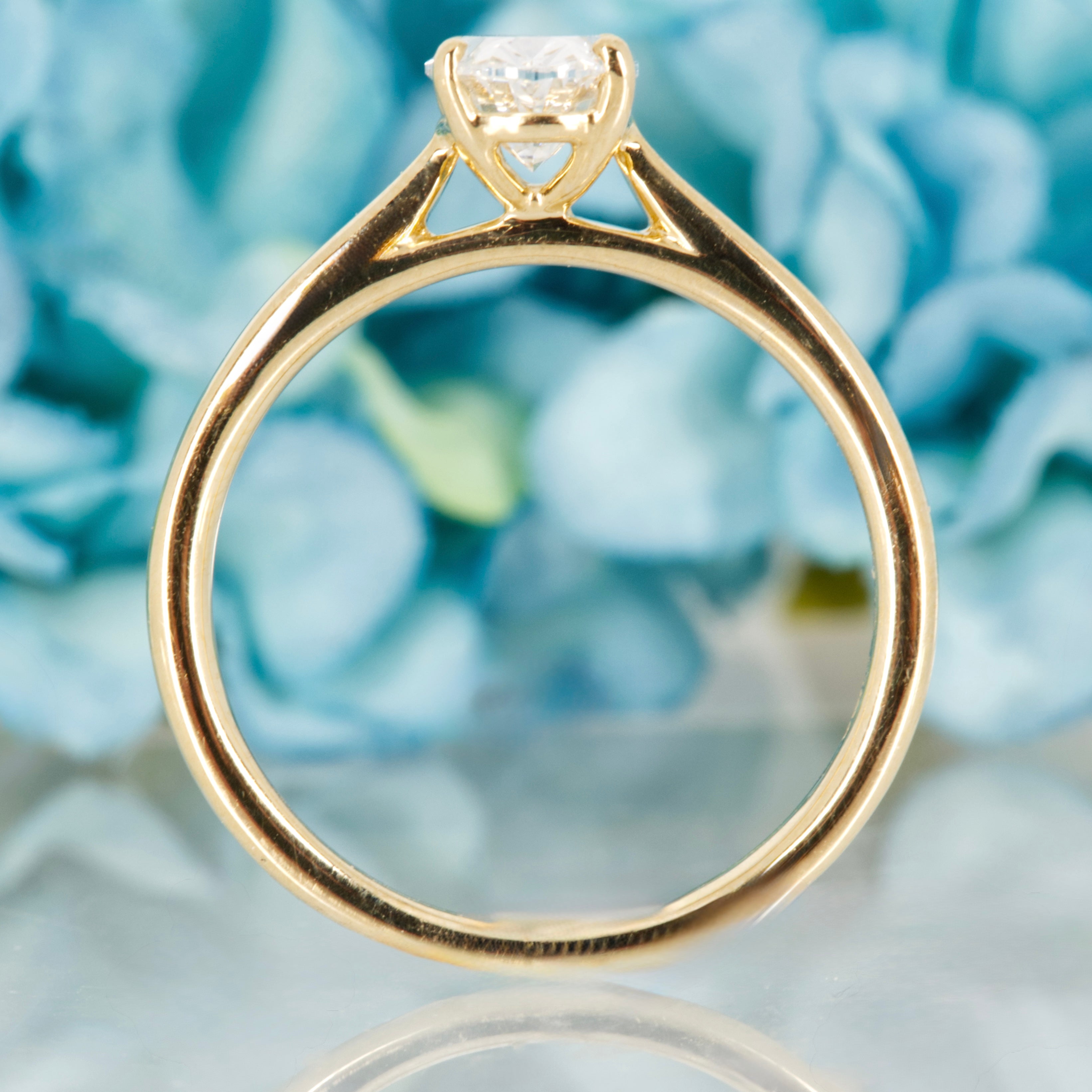 9ct Yellow Gold 1.00ct Oval Cut Lab Grown Diamond Solitaire Ring