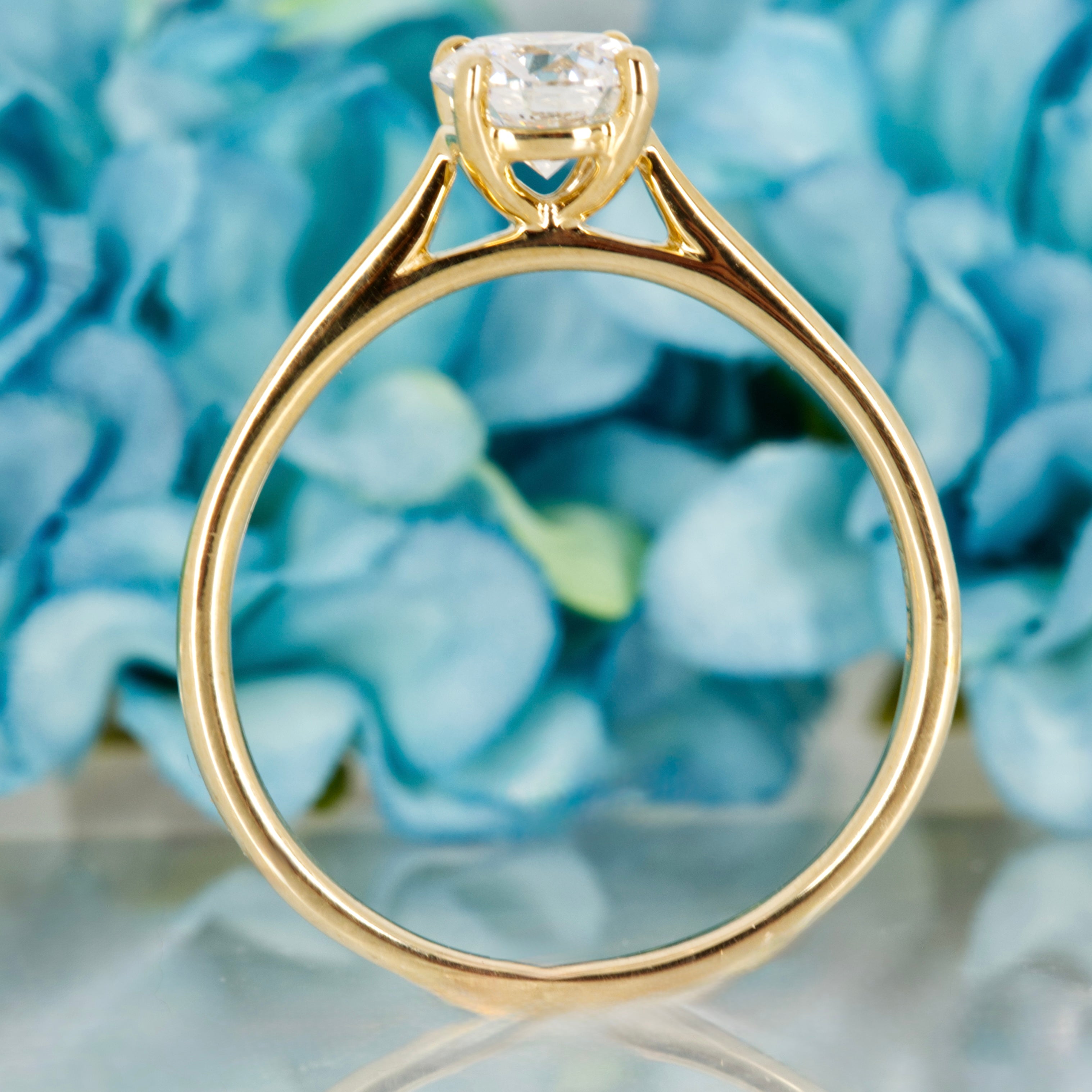 9ct Yellow Gold 1.00ct Round Brilliant Cut Lab Grown Diamond Solitaire Ring