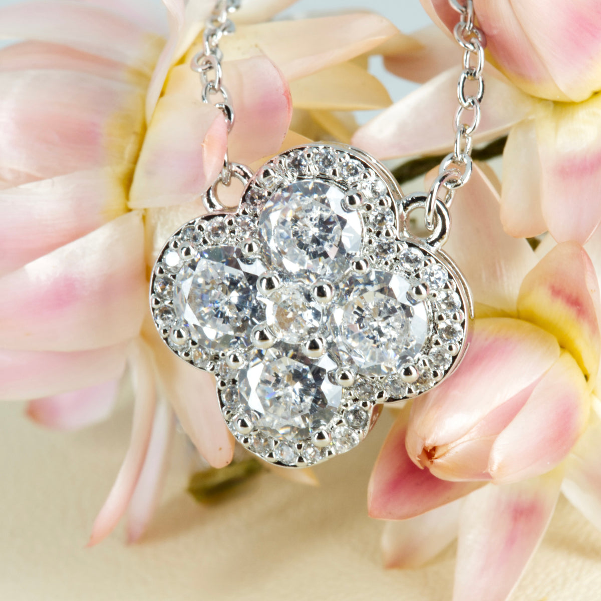 Cubic Zirconia Set Clover Pendant & Chain