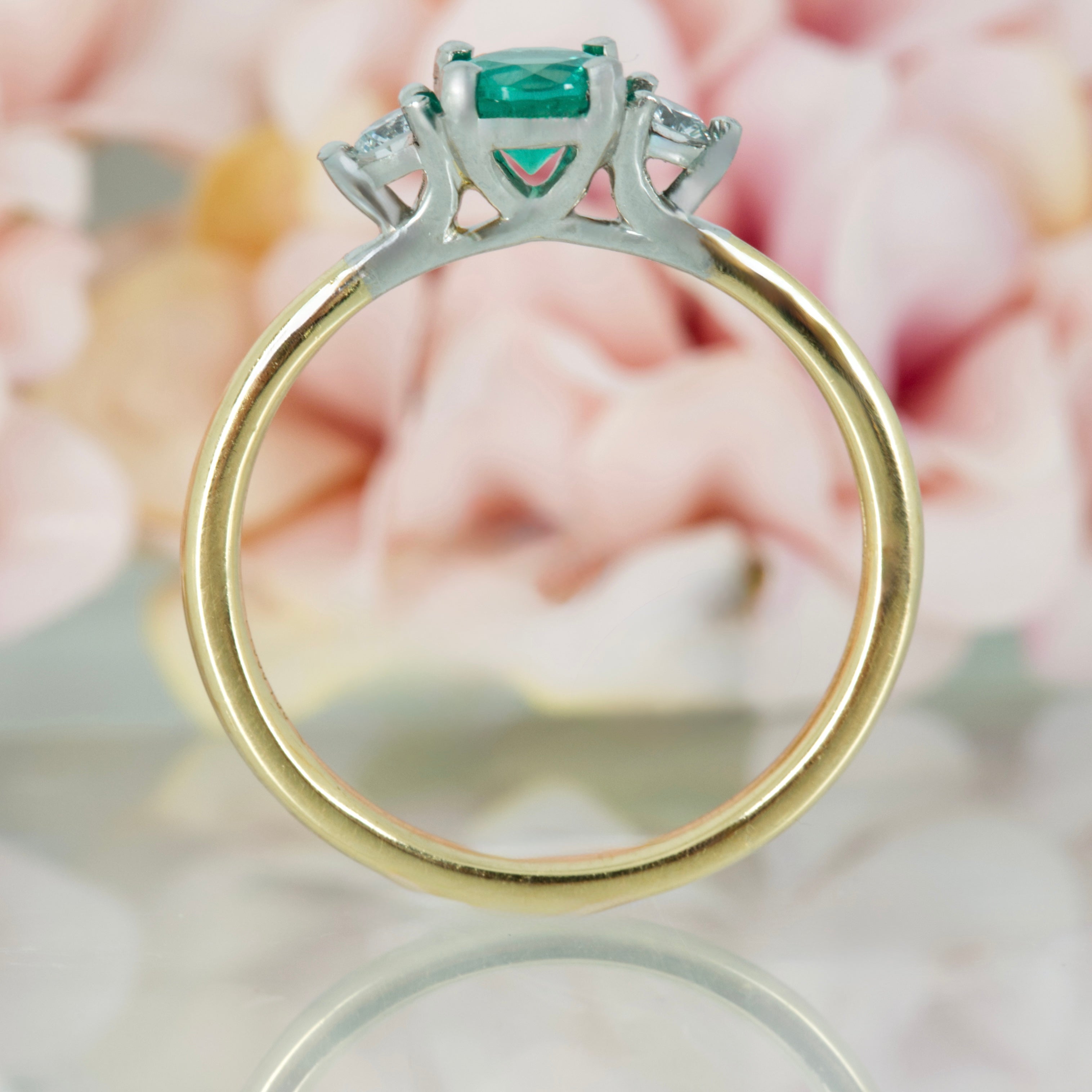 18ct Yellow Gold & Platinum Round Cut Emerald & Round Brilliant Cut Diamond Trilogy Ring