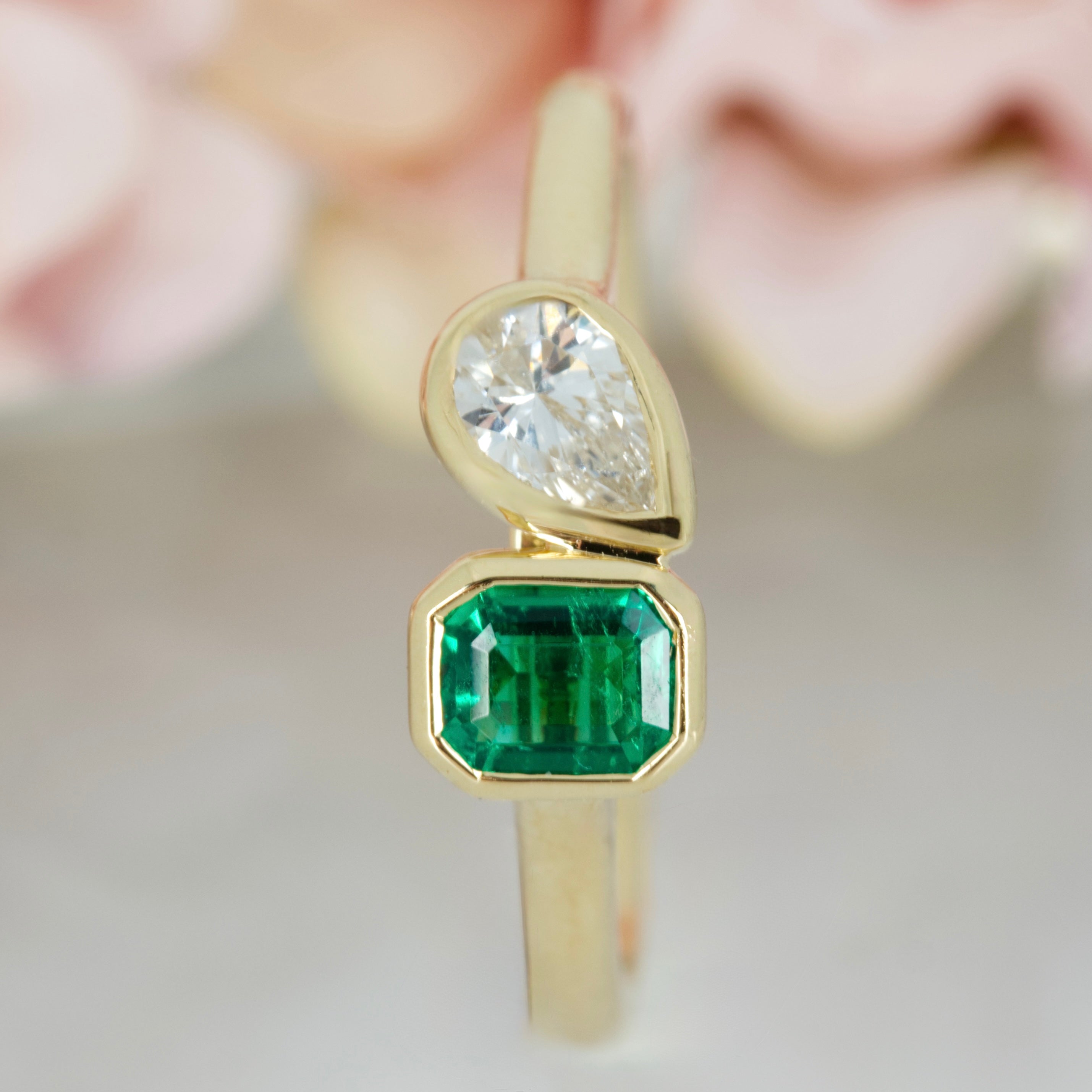 18ct Yellow Gold Octagonal Cut Emerald & Pear Cut Diamond Toi et Moi Ring