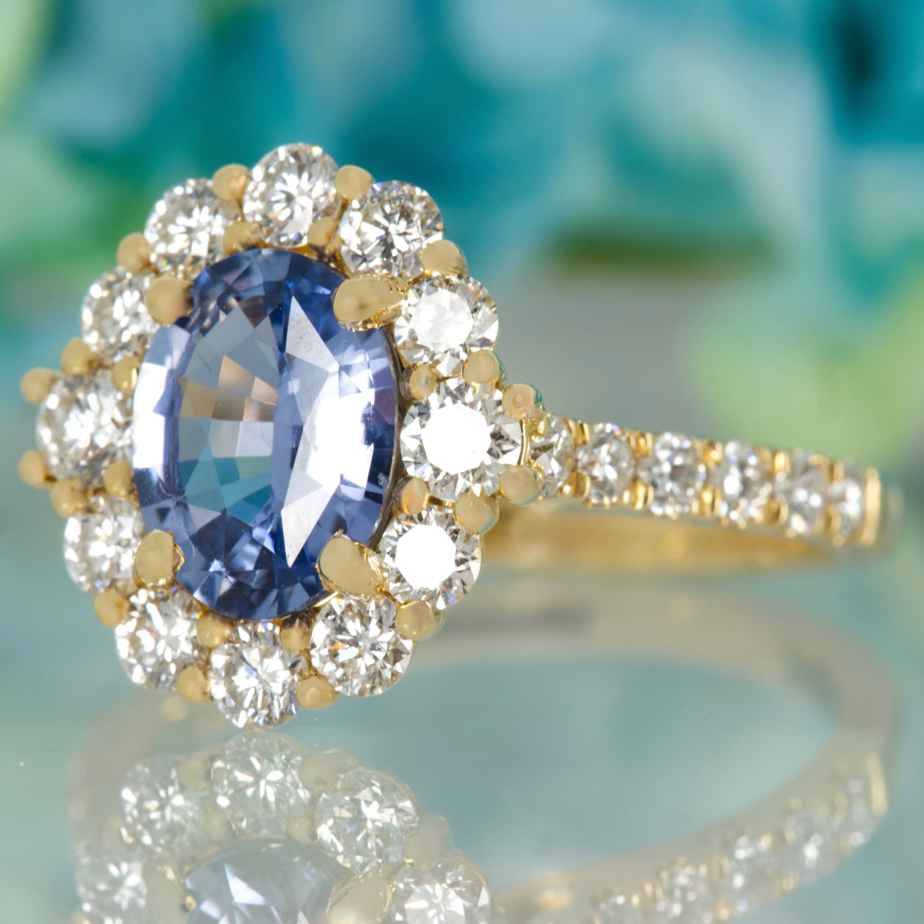 18ct Yellow Gold Oval Cut Purple Sapphire & Round Brilliant Cut Diamond Cluster Ring