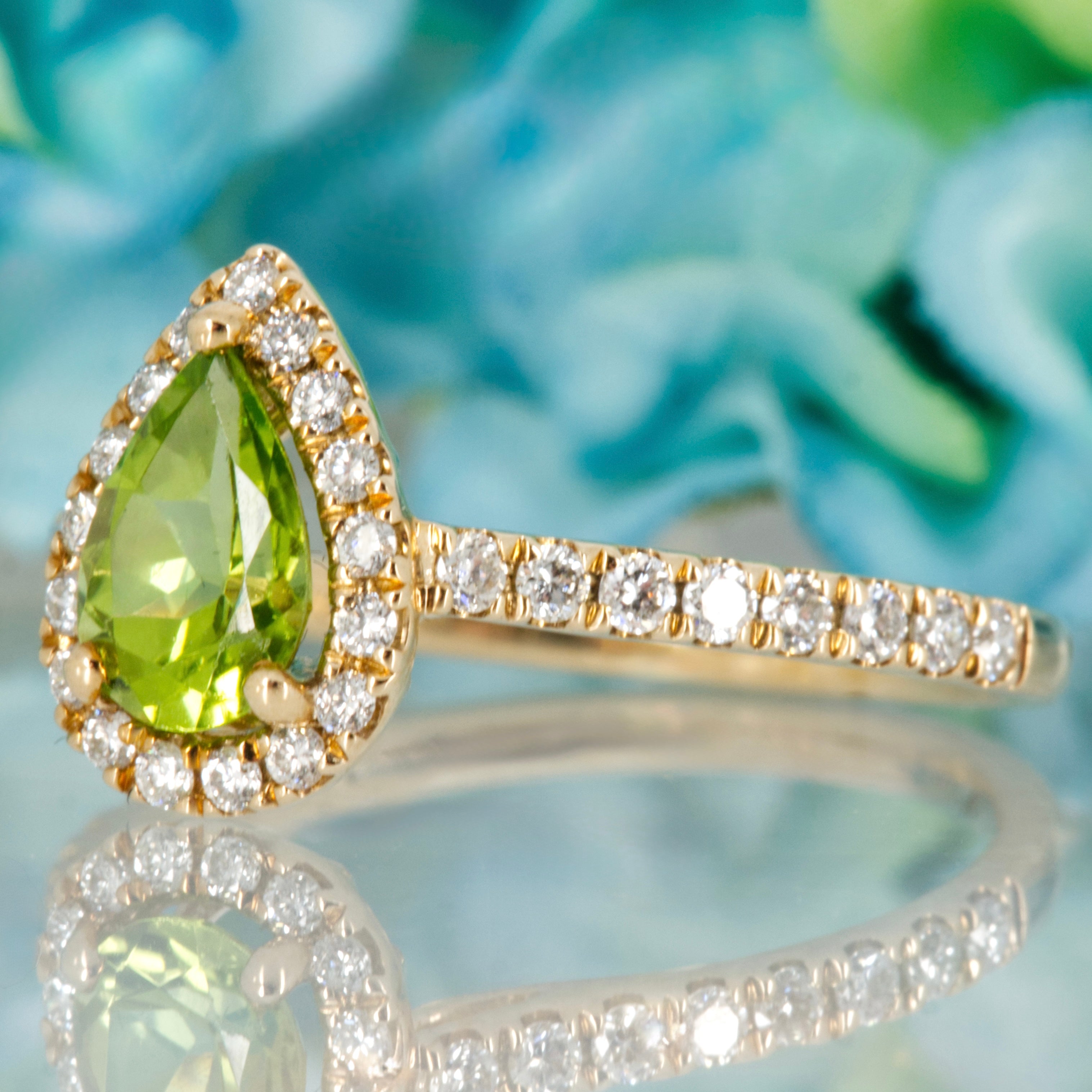 18ct Yellow Gold Pear Cut Peridot & Round Brilliant Cut Diamond Halo Cluster Ring
