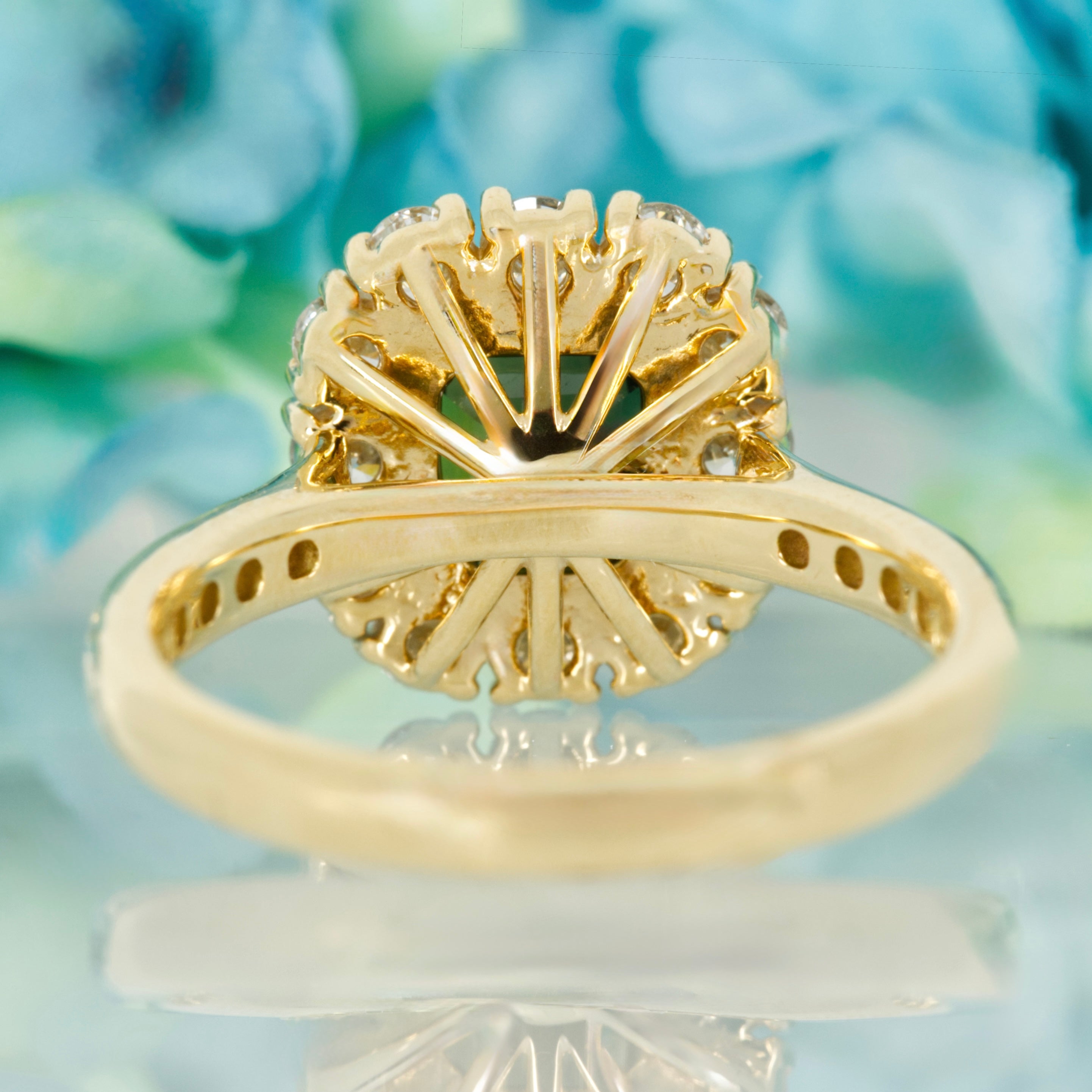 18ct Yellow Gold Octagonal Cut Green Sapphire & Round Brilliant Cut Diamond Cluster Ring