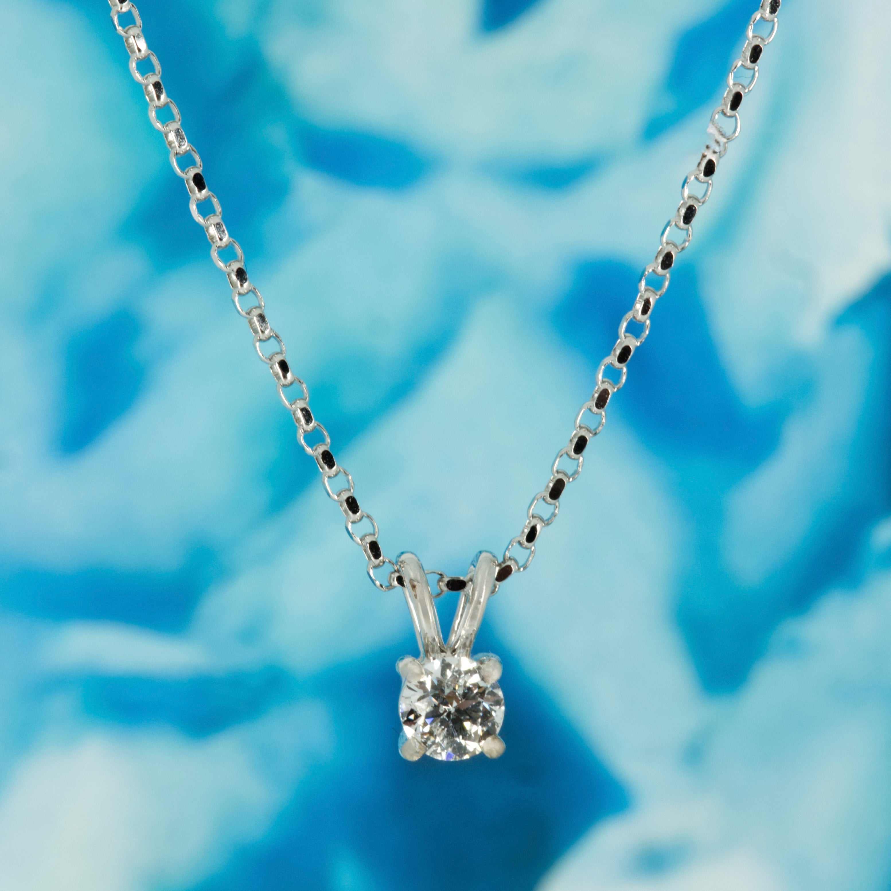 18ct White Gold 0.40ct Round Brilliant Cut Diamond Solitaire Pendant & Chain