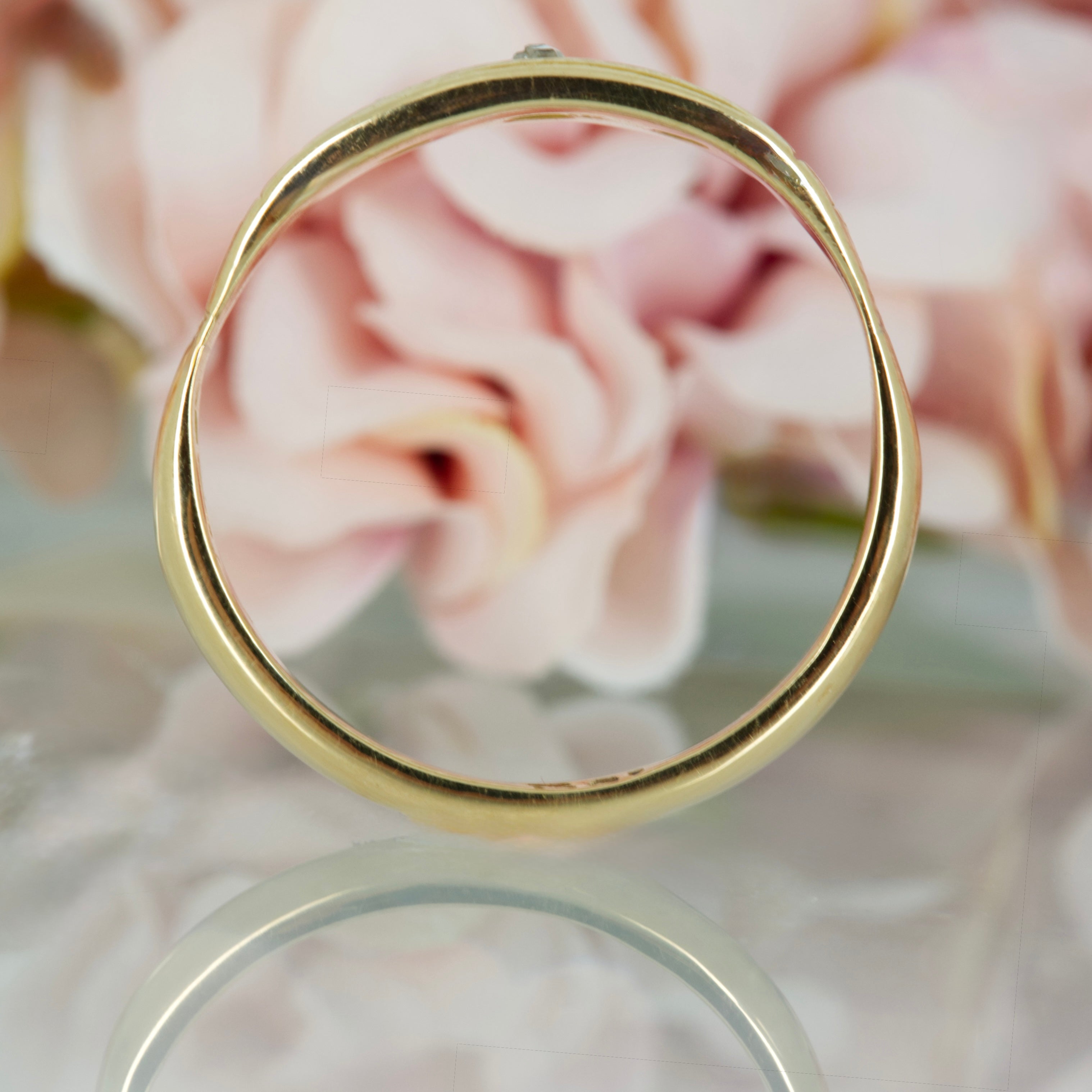 Pre-Loved 18ct Yellow Gold Round Cut Diamond Gypsy Set Trilogy Ring