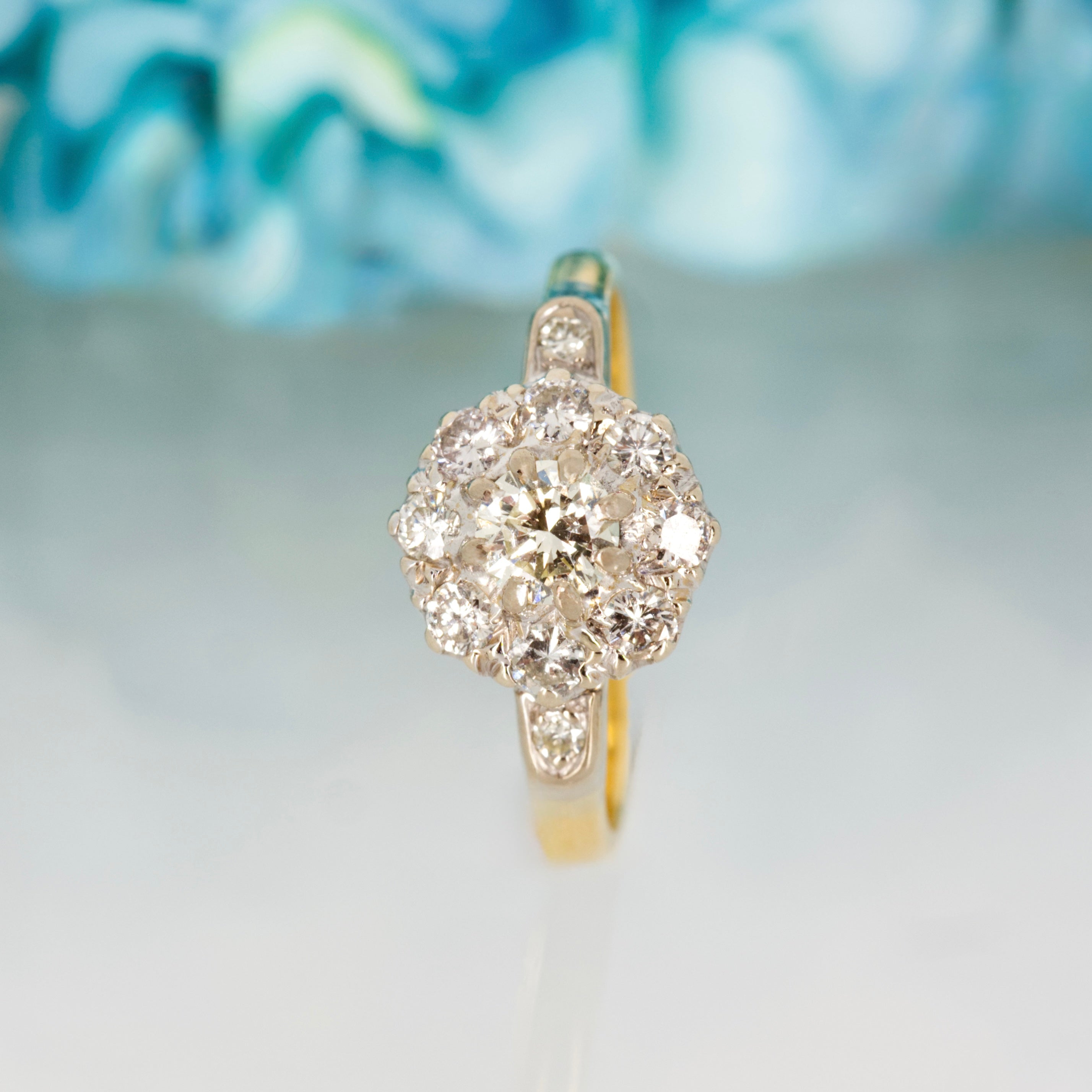 Pre-Loved 18ct Yellow Gold Round Cut Diamond Cluster Ring