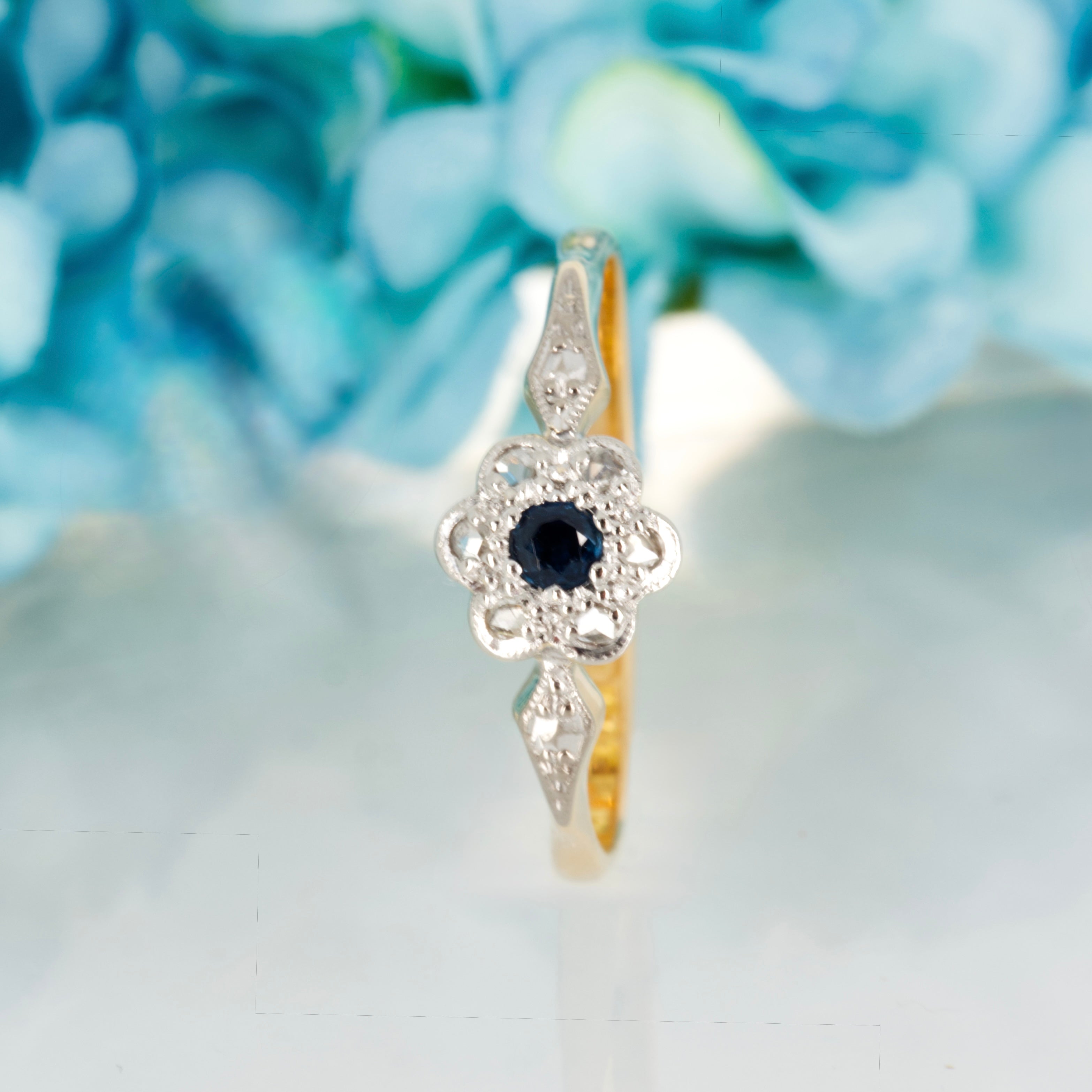 Pre-Loved 18ct Yellow Gold & Platinum Round Cut Sapphire & Round Brilliant Cut Diamond Flower Cluster Ring