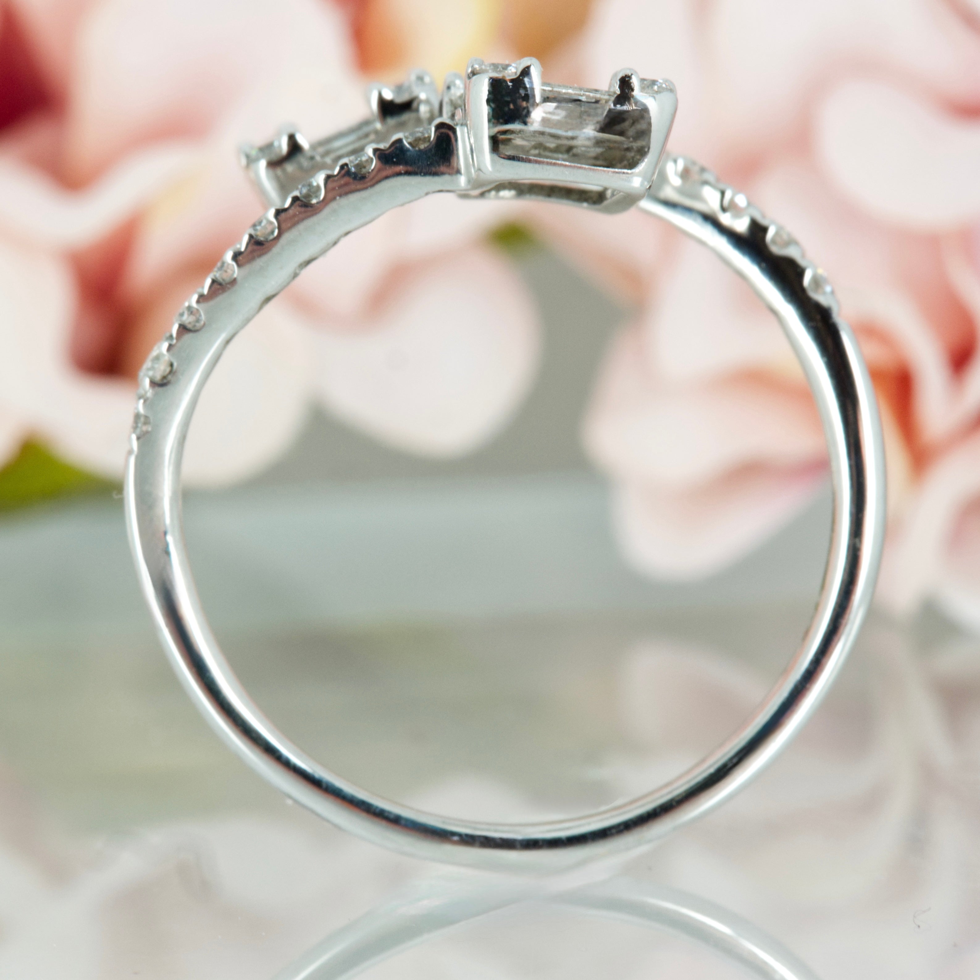 Pre-Loved 18ct White Gold 0.70ct Baguette & Round Brilliant Cut Diamond Crossover Cluster Ring