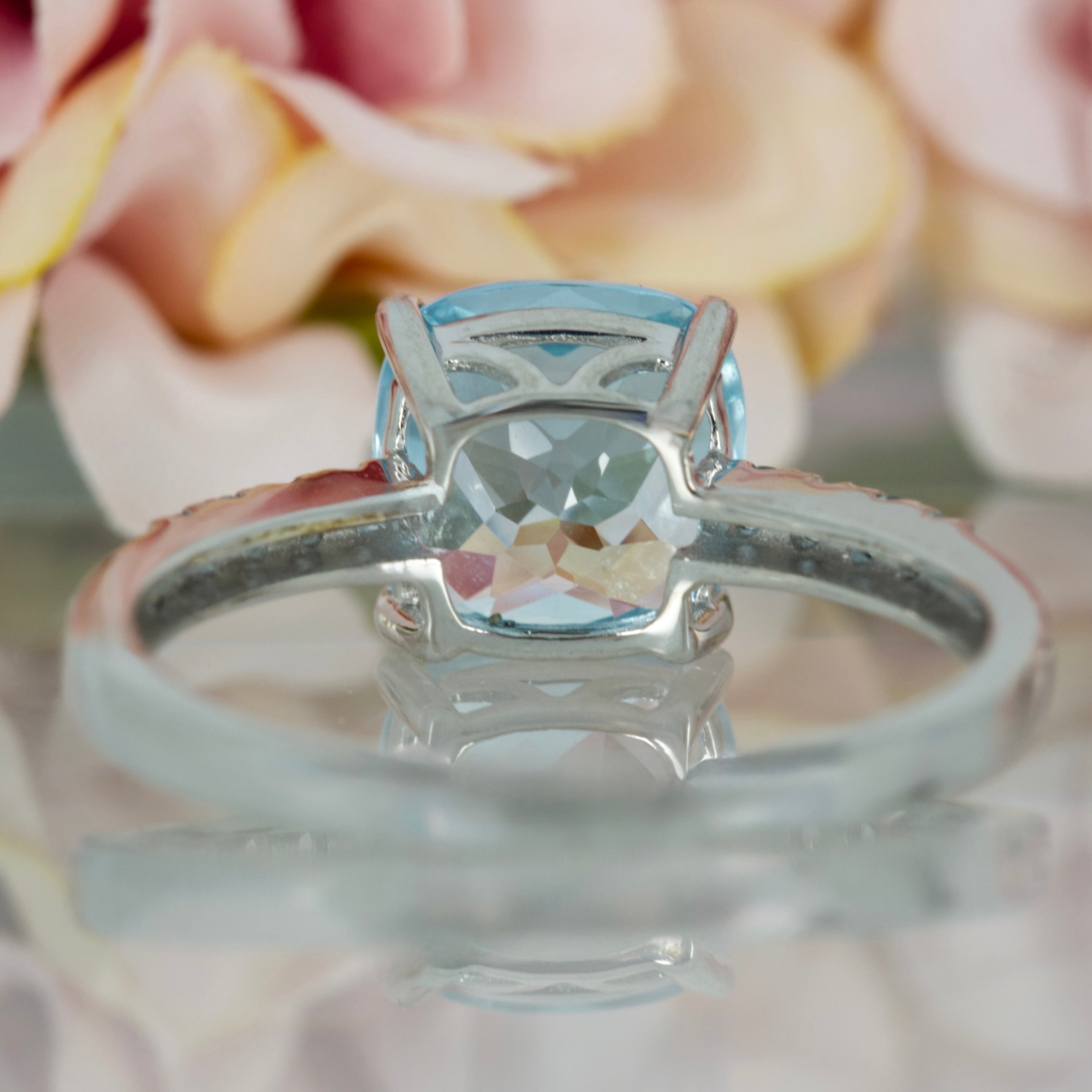 9ct White Gold Cushion Cut Blue Topaz Dress Ring