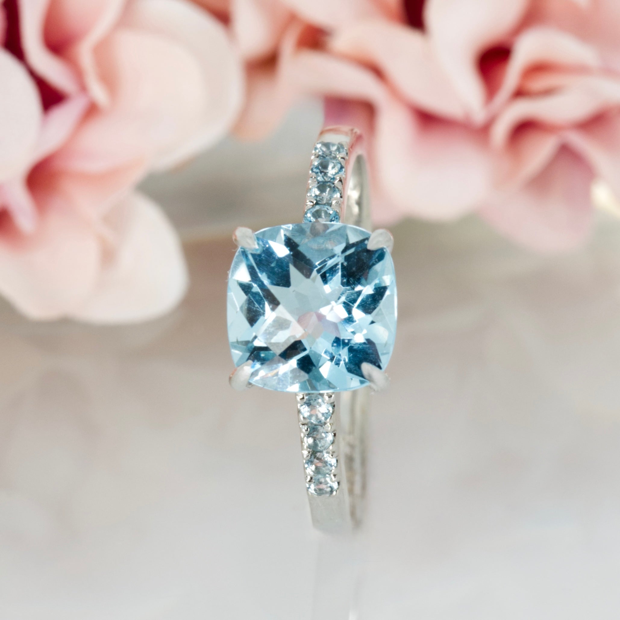 9ct White Gold Cushion Cut Blue Topaz Dress Ring