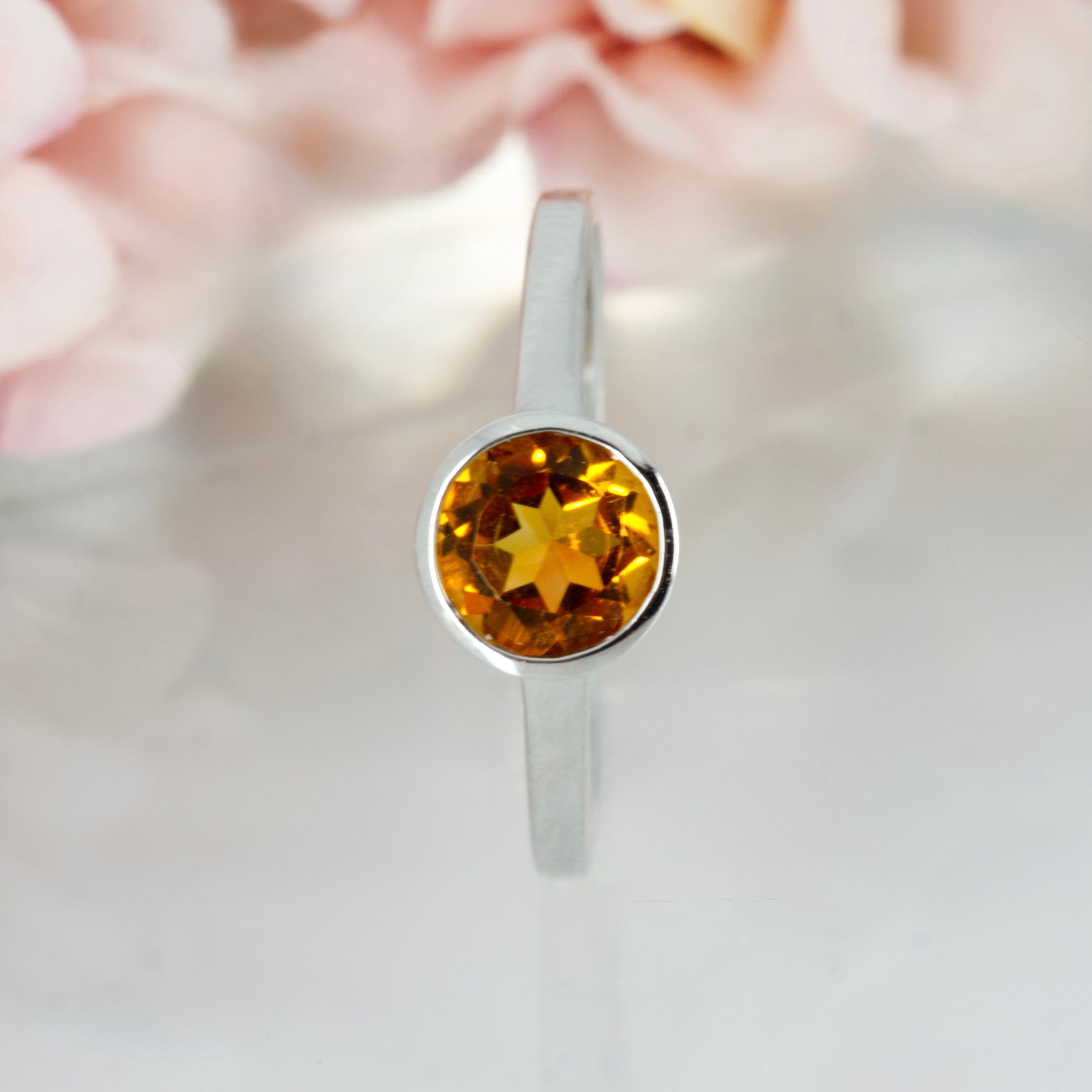 9ct White Gold Round Cut Citrine Rub-Over Set Ring