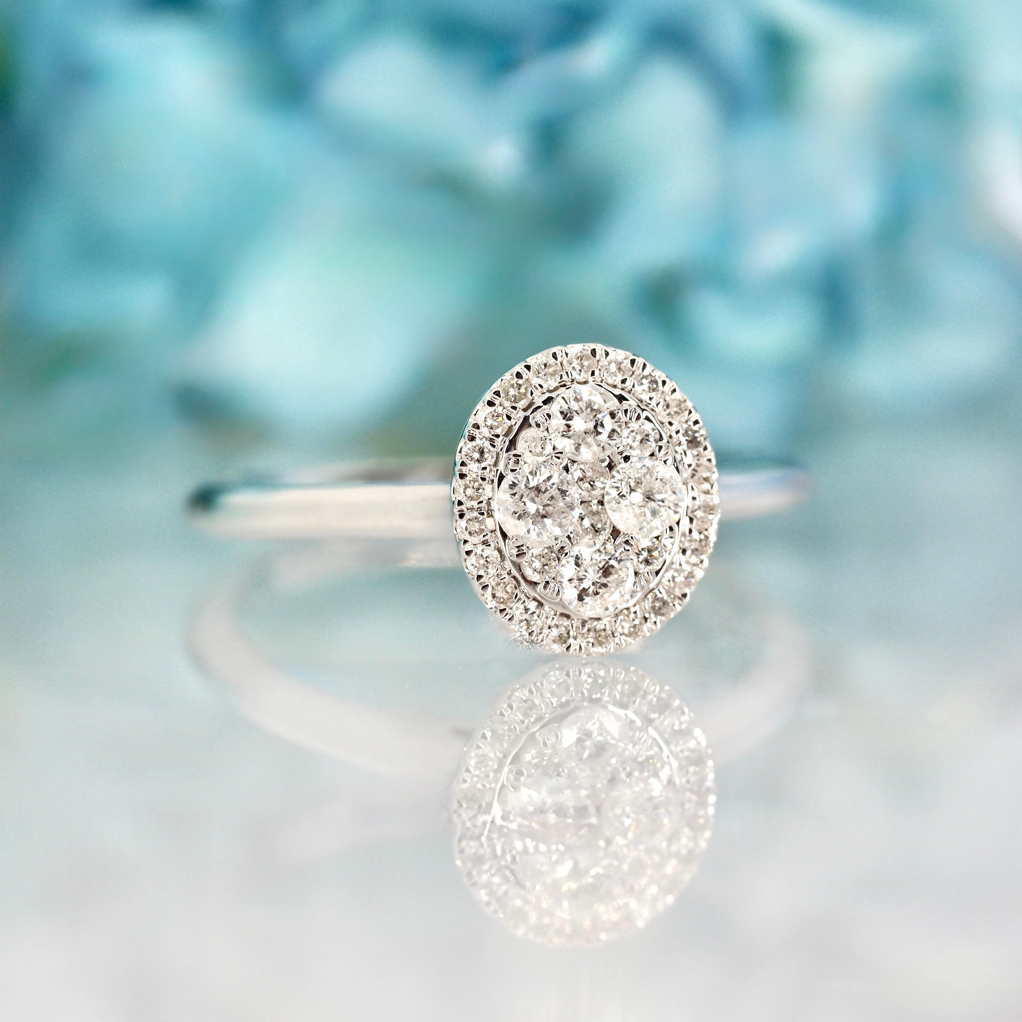 9ct White Gold 0.39ct Round Brilliant Cut Diamond Oval Cluster Ring