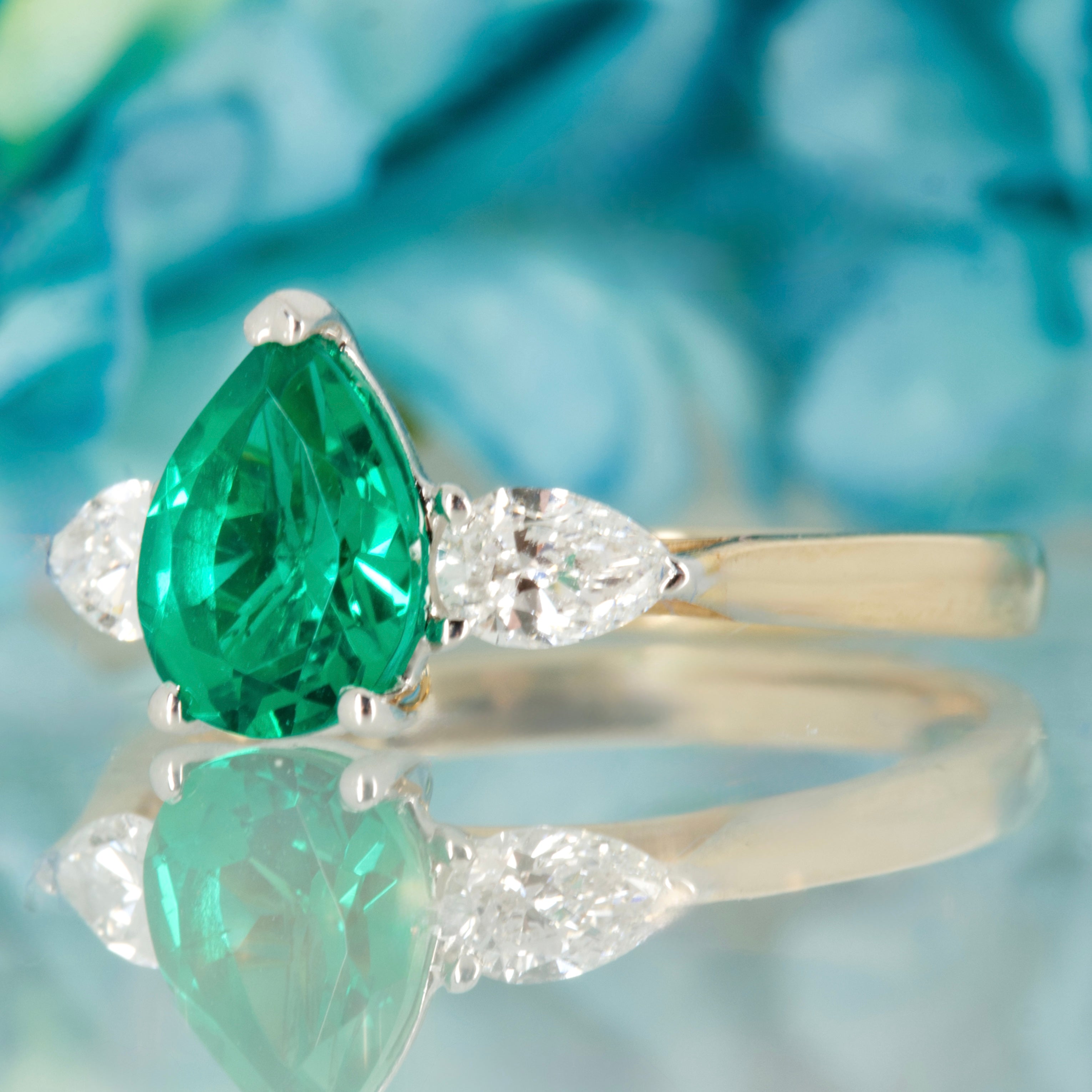 9ct Yellow Gold Pear Cut Lab Grown Emerald & Pear Cut Lab Grown Diamond Trilogy Ring