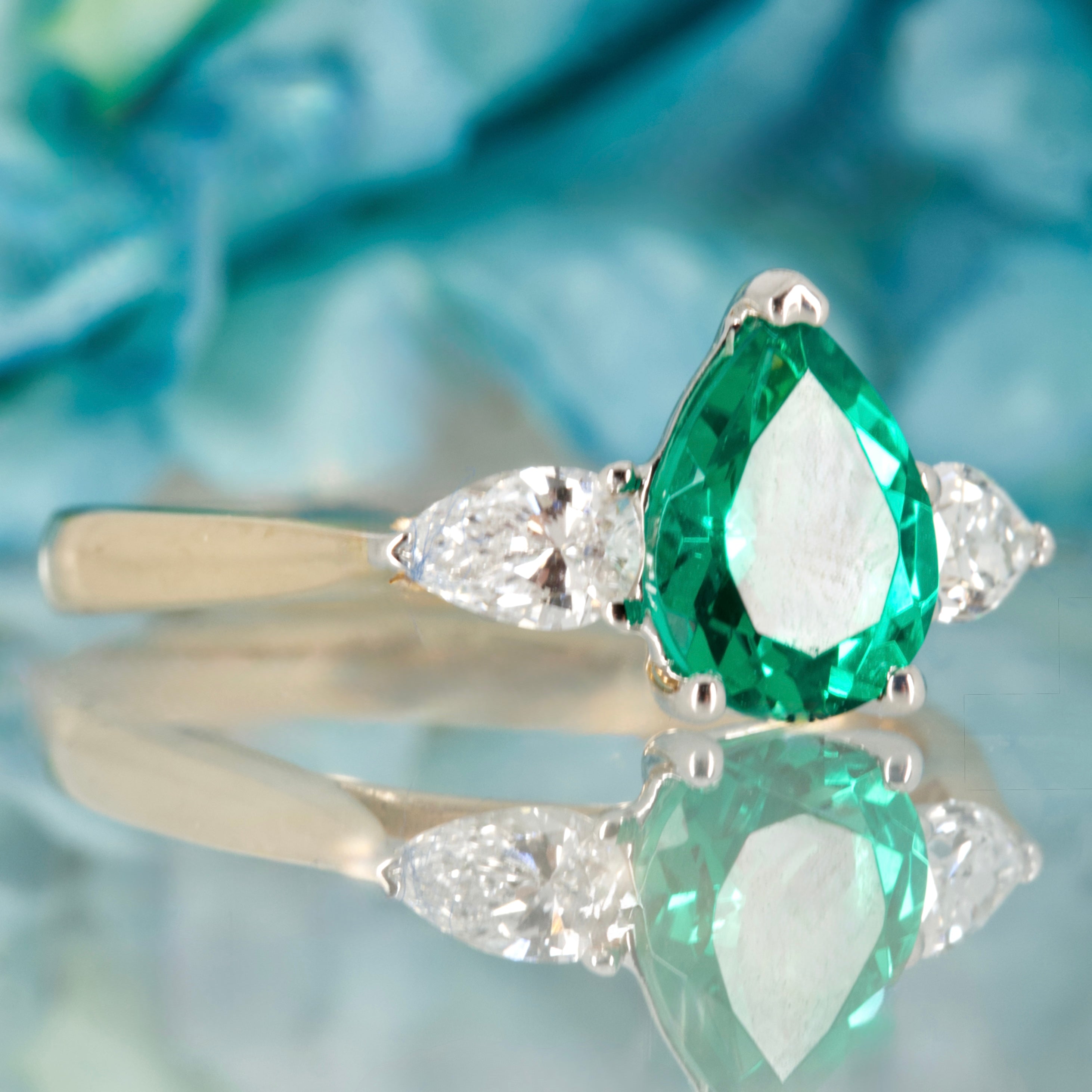 9ct Yellow Gold Pear Cut Lab Grown Emerald & Pear Cut Lab Grown Diamond Trilogy Ring