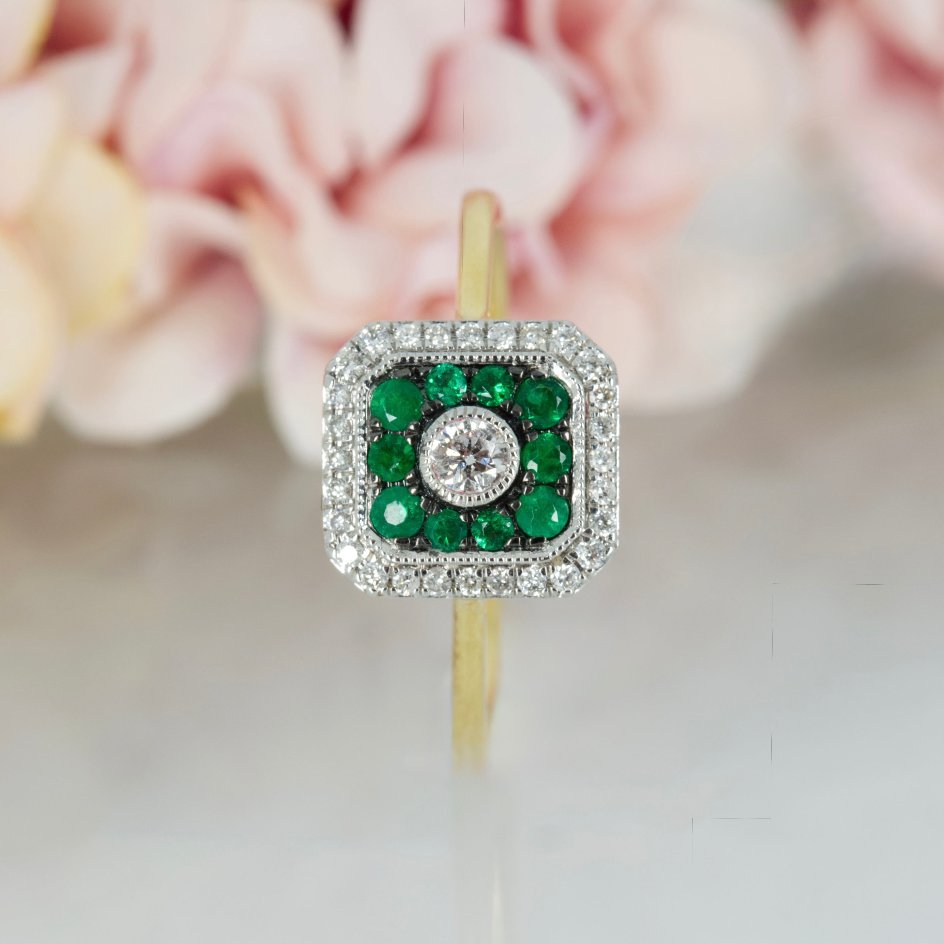 18ct Yellow Gold Round Cut Emerald & Round Brilliant Cut Diamond Square Cluster Ring