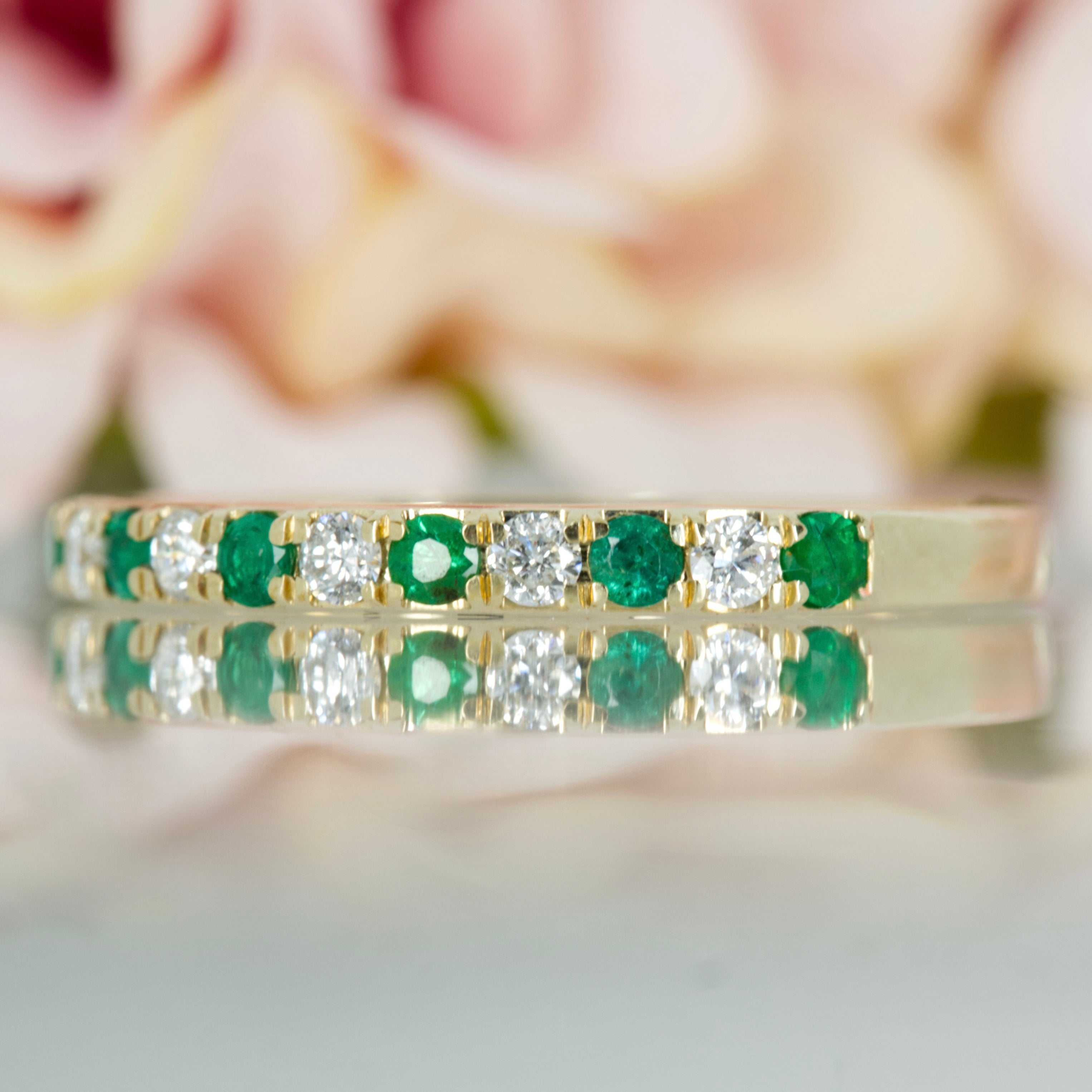 9ct Yellow Gold Round Cut Emerald & Round Brilliant Cut Diamond Claw Set Half Eternity Ring