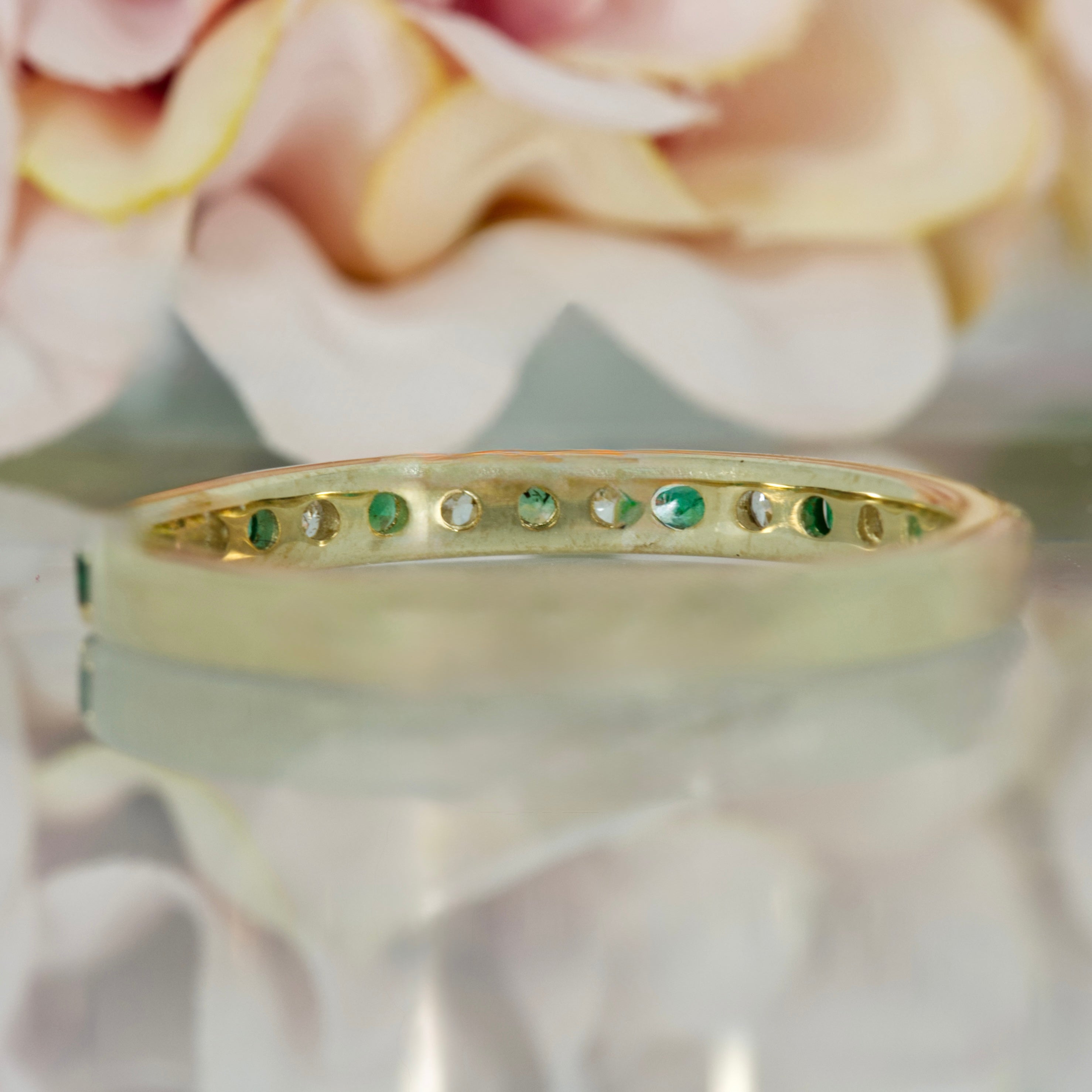 9ct Yellow Gold Round Cut Emerald & Round Brilliant Cut Diamond Claw Set Half Eternity Ring