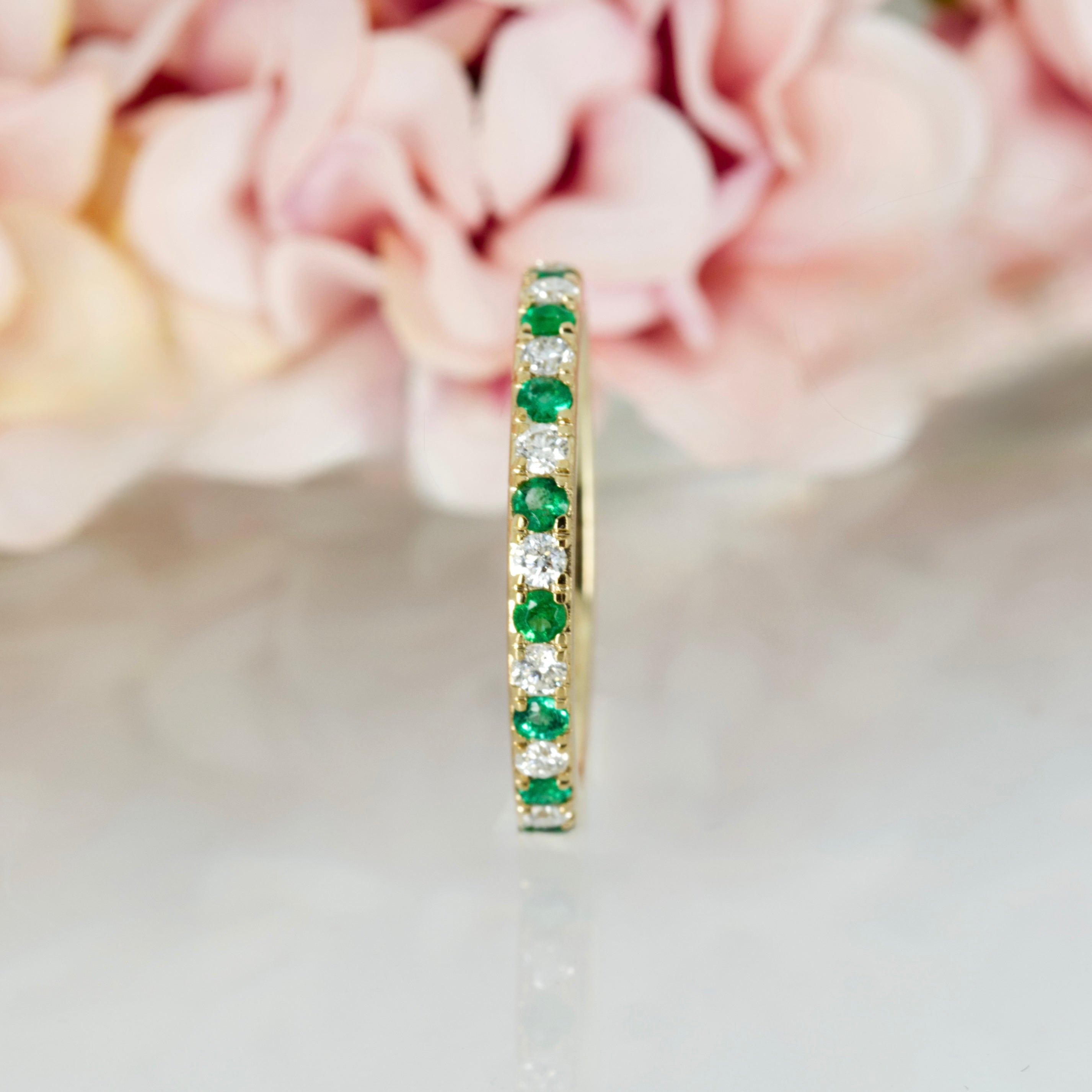 9ct Yellow Gold Round Cut Emerald & Round Brilliant Cut Diamond Claw Set Half Eternity Ring