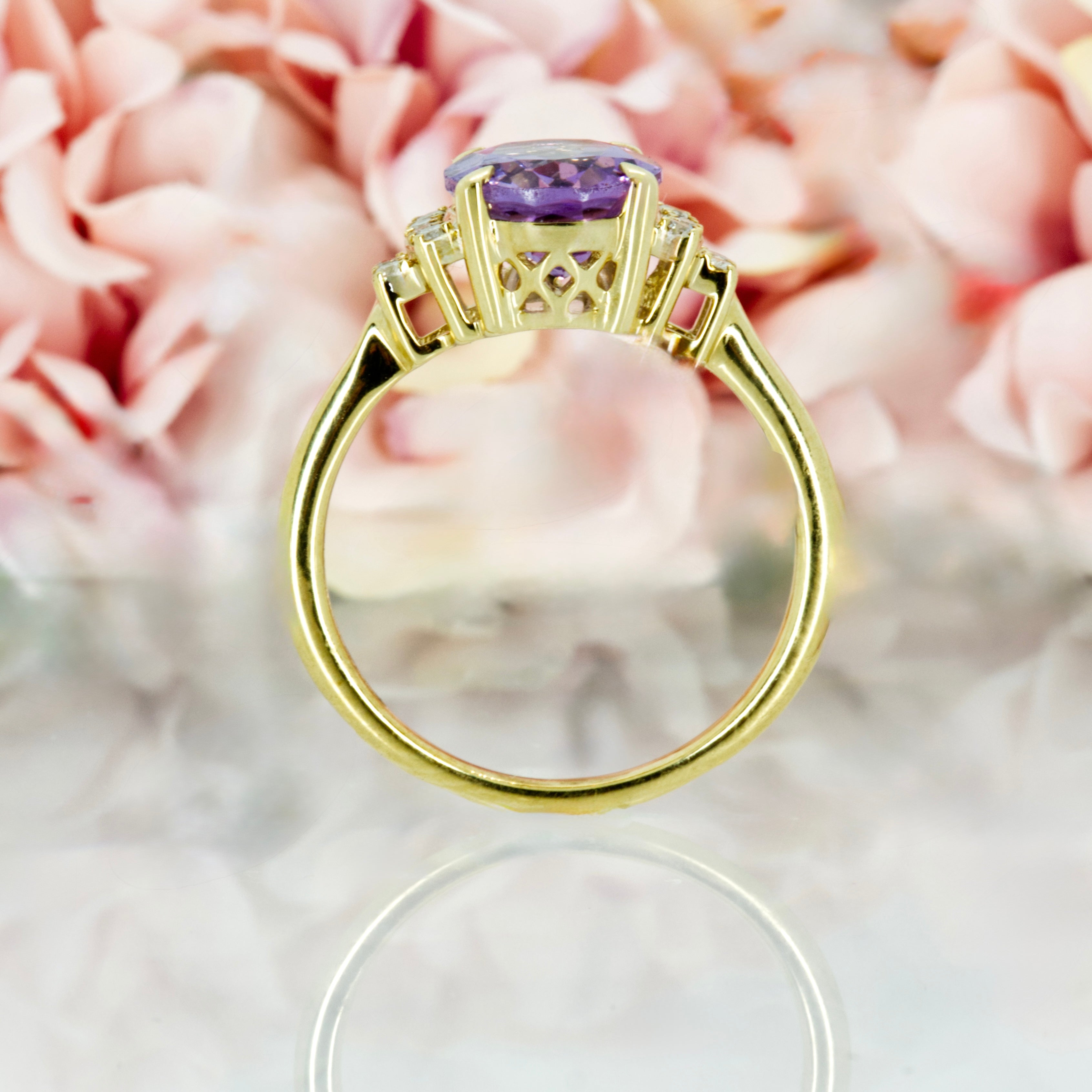 9ct Yellow Gold Oval Cut Amethyst & Round Brilliant Cut Diamond Ring